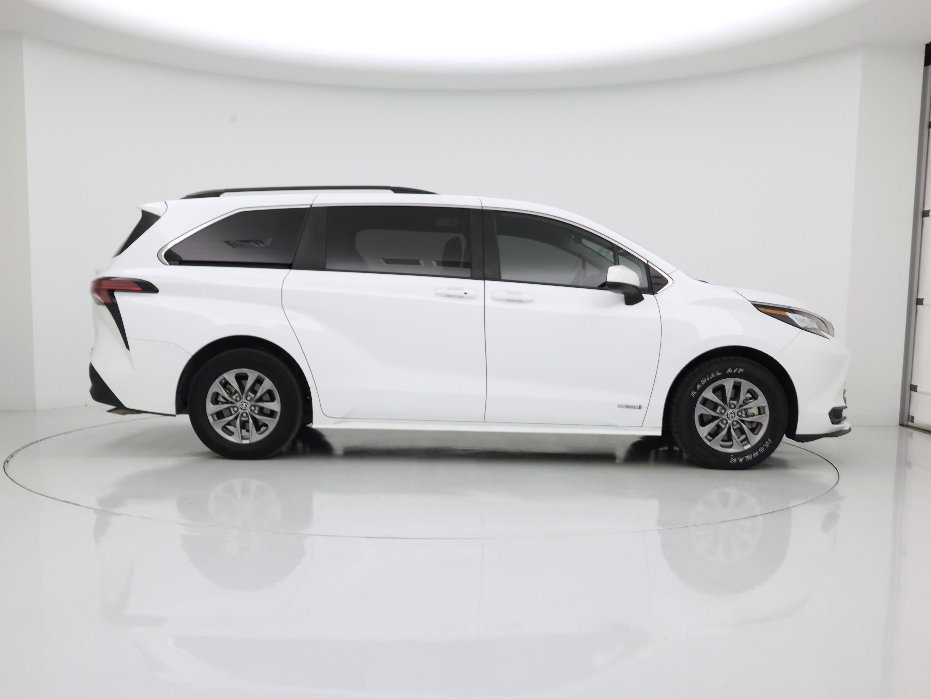 Thumbnail: 2021 Toyota Sienna - 7