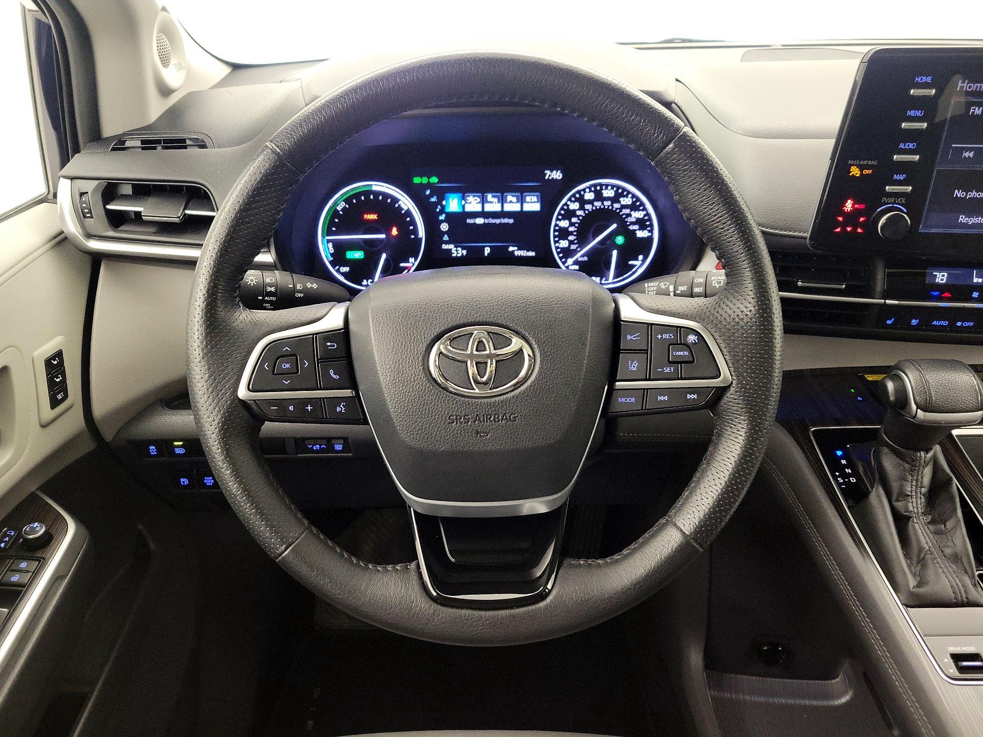 Thumbnail: 2021 Toyota Sienna - 10