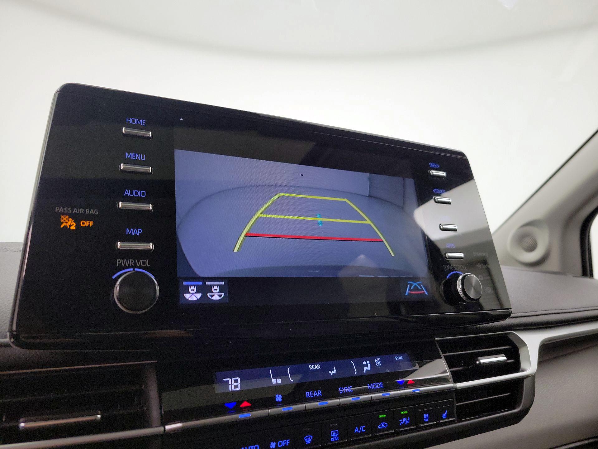 Thumbnail: 2021 Toyota Sienna - 14