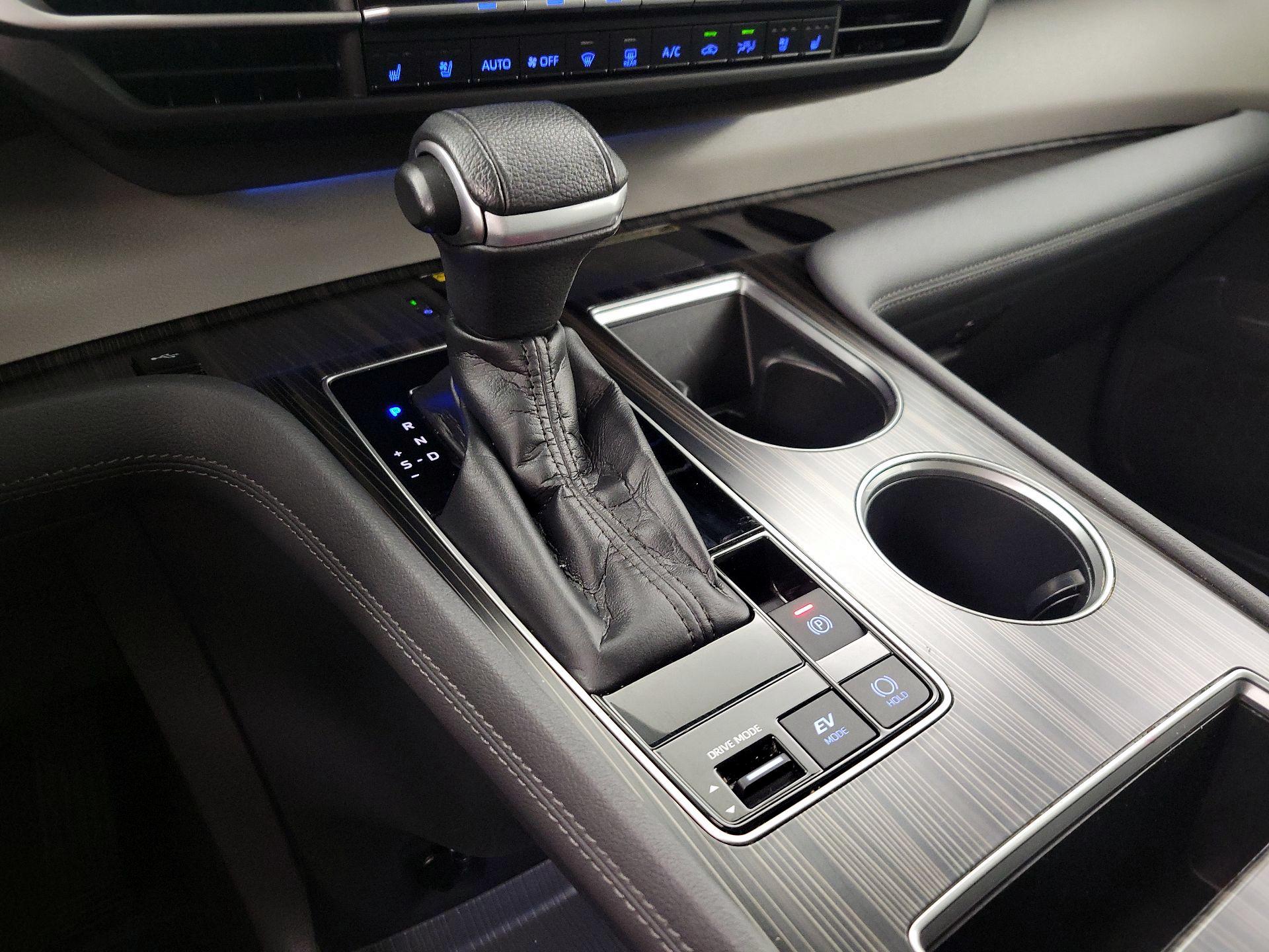 Thumbnail: 2021 Toyota Sienna - 17