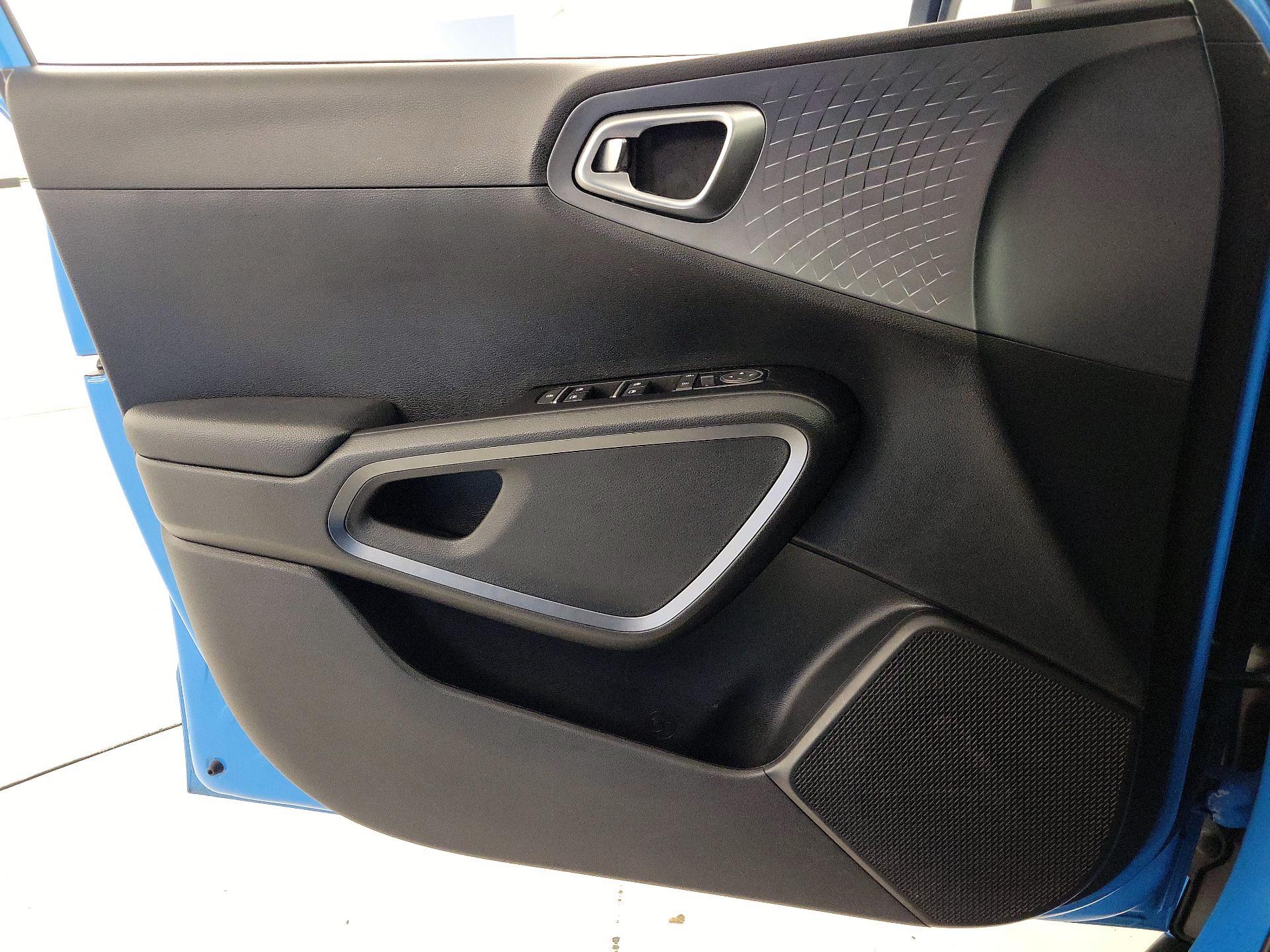 Thumbnail: 2023 Kia Soul - 12