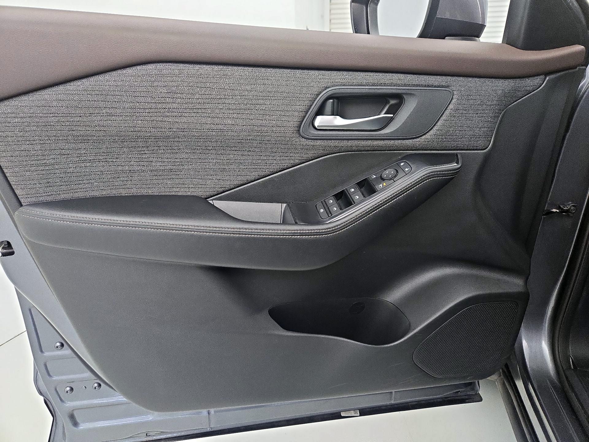 Thumbnail: 2023 Nissan Rogue - 12