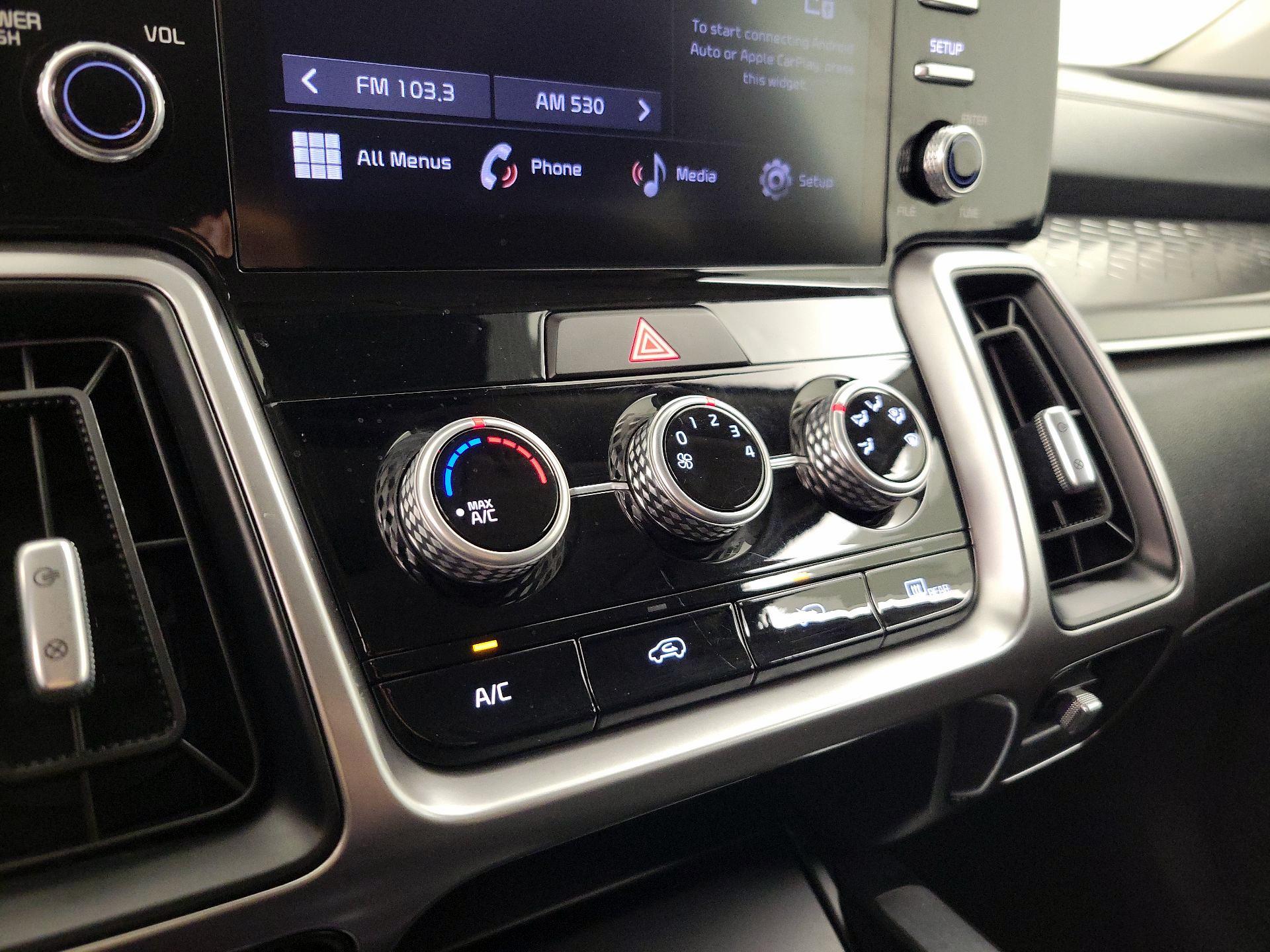 Thumbnail: 2022 Kia Sorento - 16