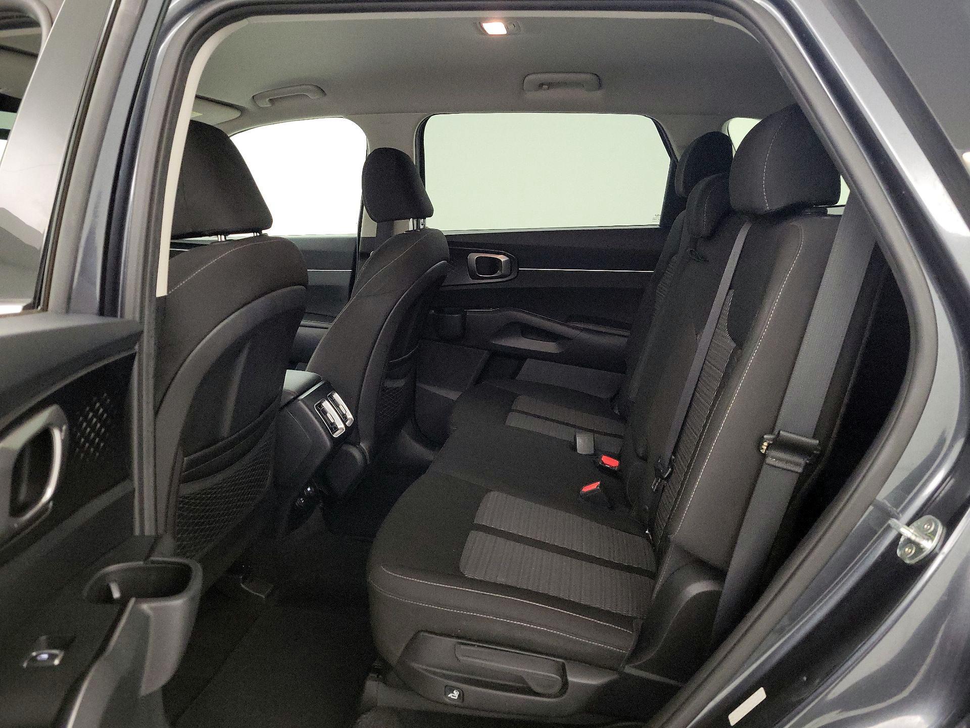 Thumbnail: 2022 Kia Sorento - 18