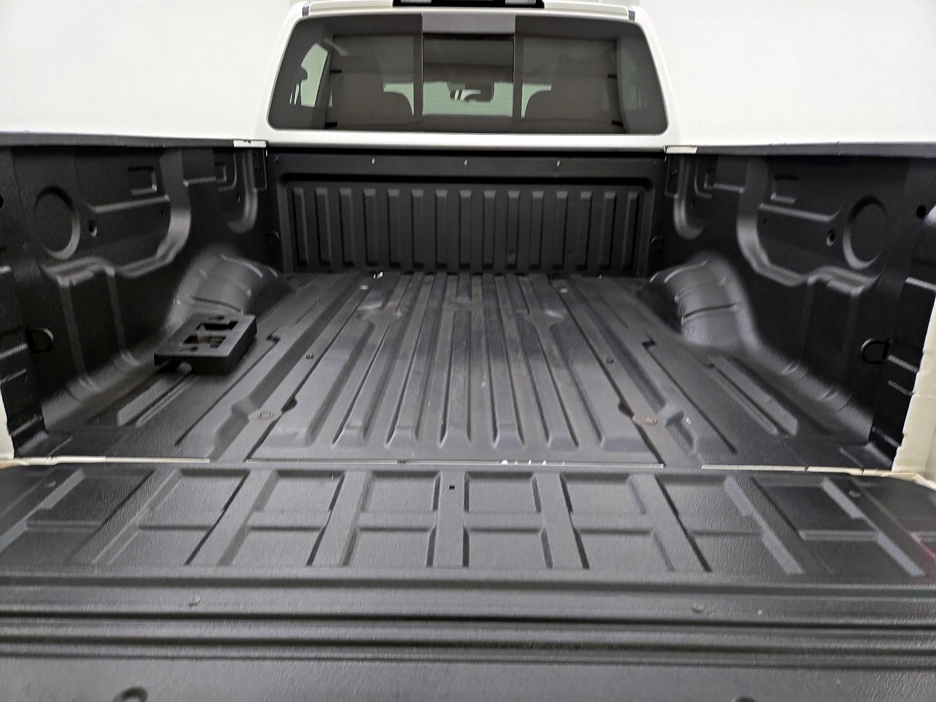 Thumbnail: 2023 Nissan Titan - 20