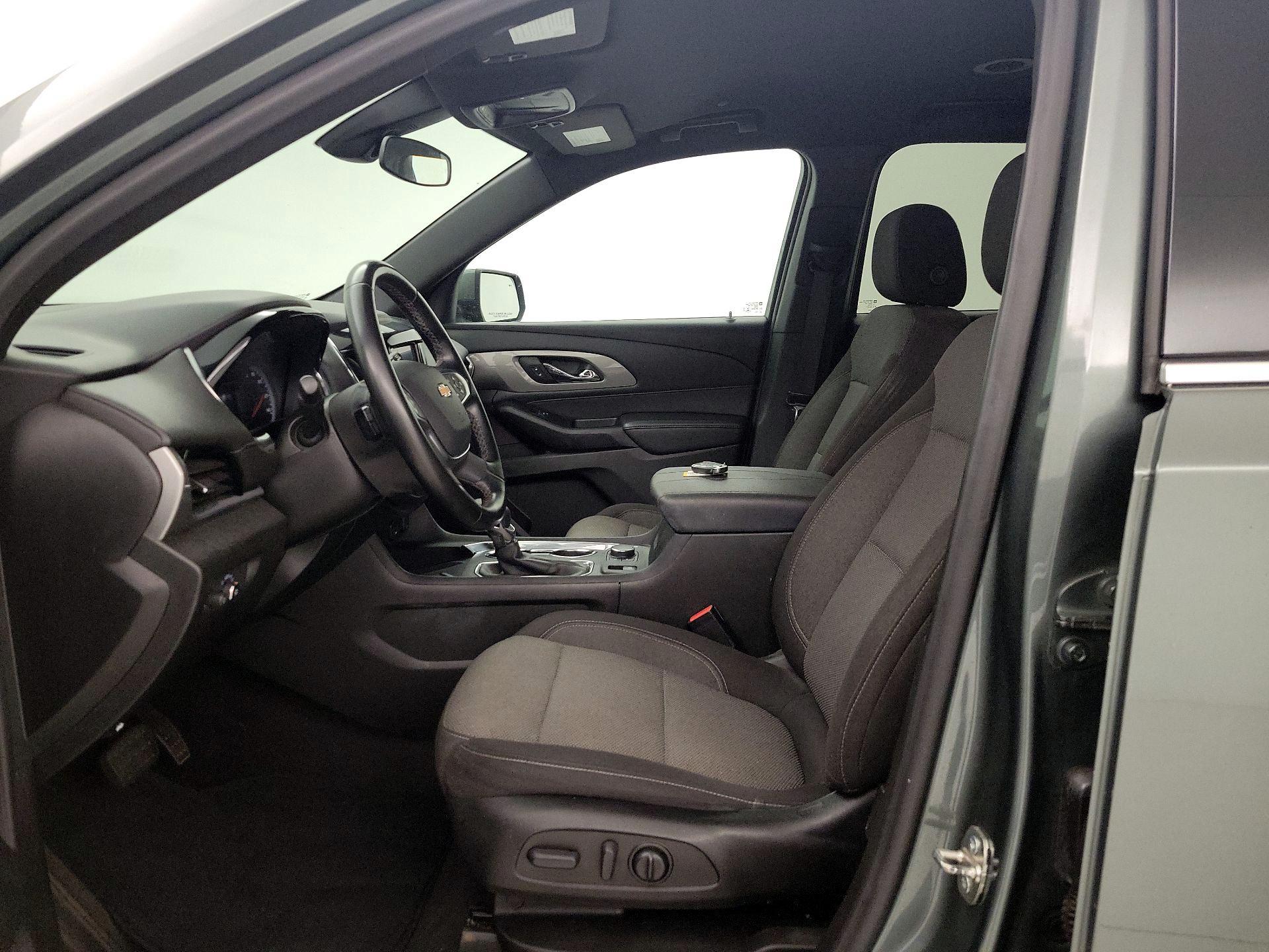 Thumbnail: 2023 Chevrolet Traverse - 11