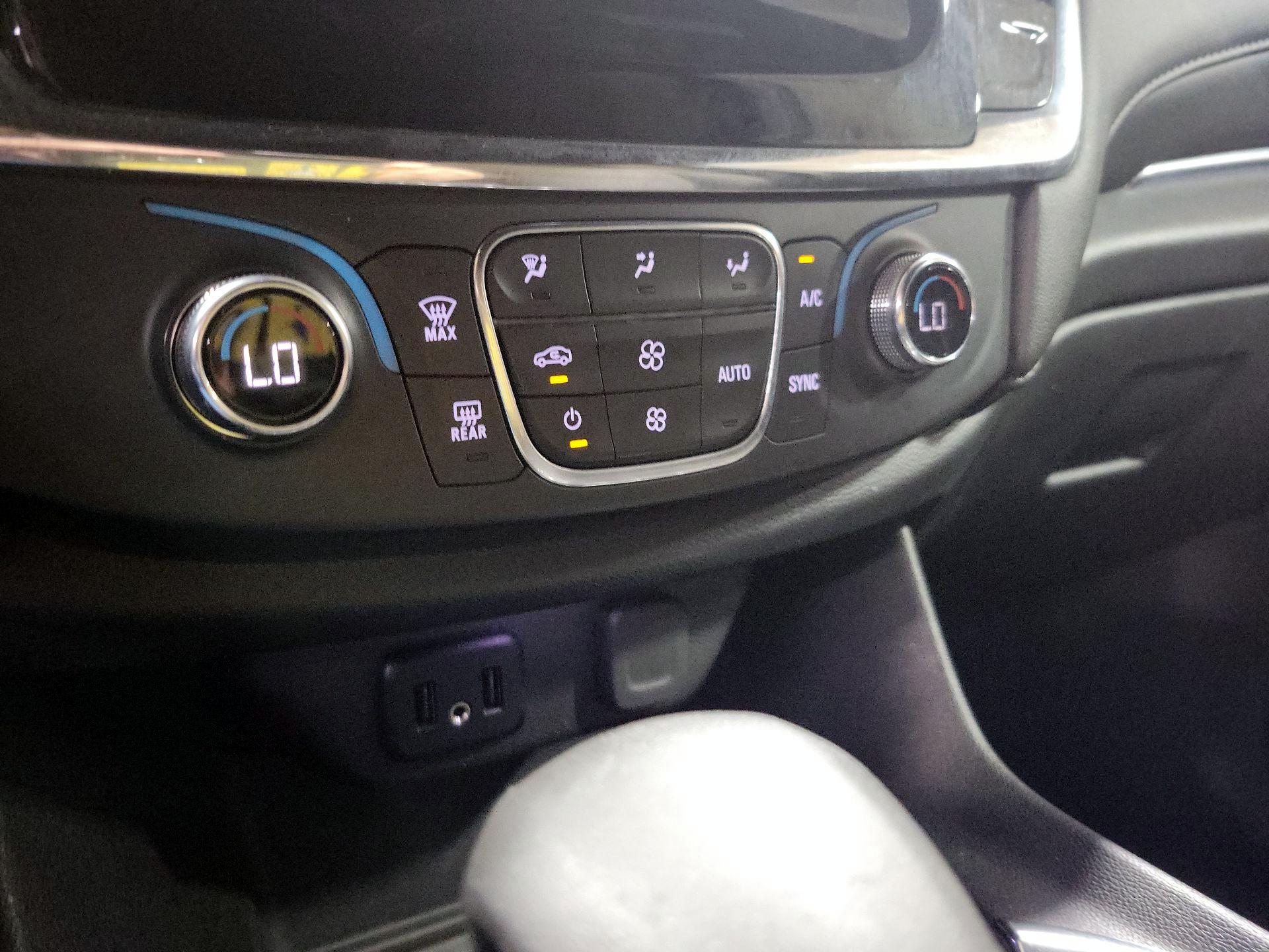 Thumbnail: 2023 Chevrolet Traverse - 16