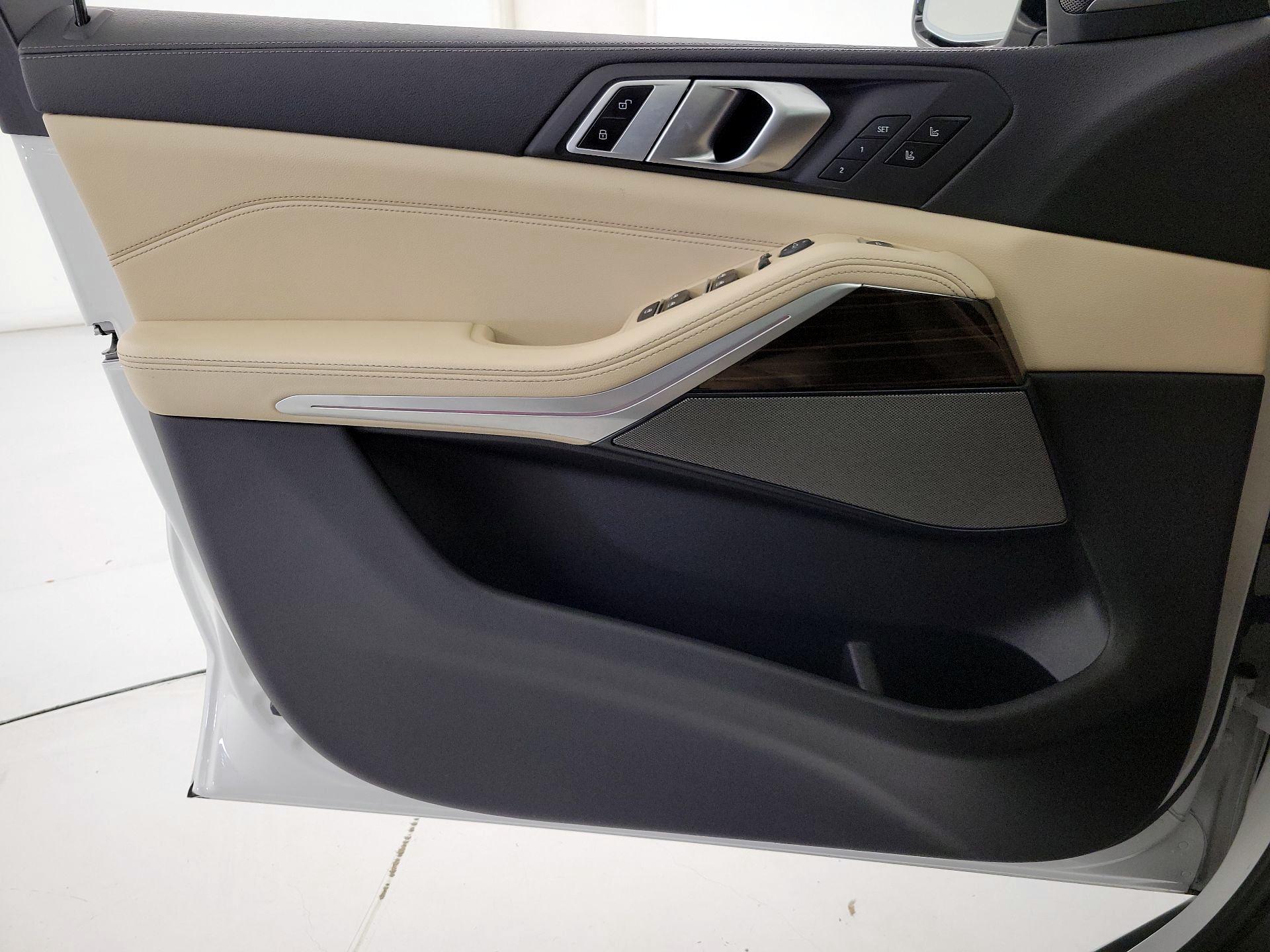 Thumbnail: 2021 BMW X5 - 12