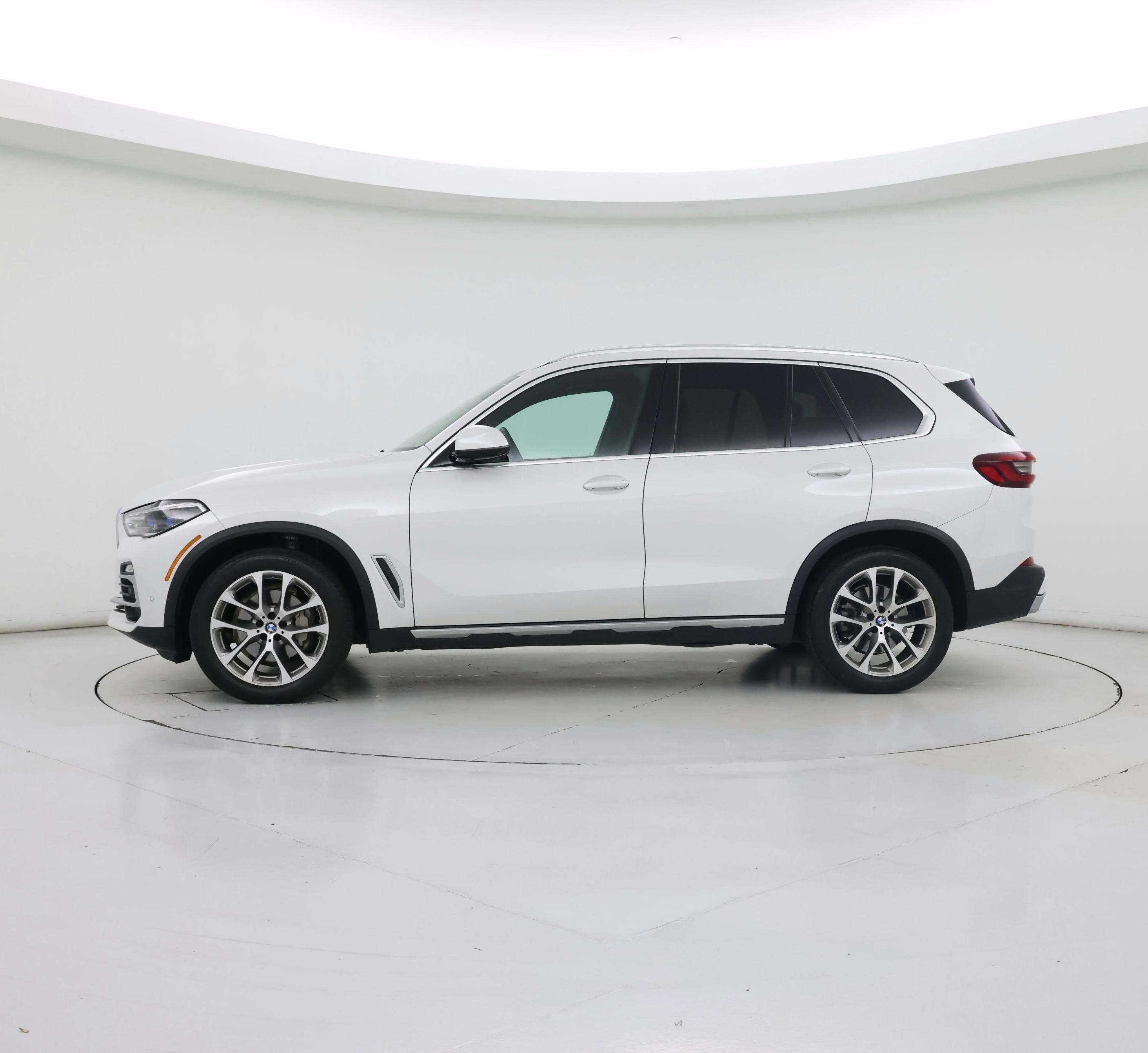 Thumbnail: 2021 BMW X5 - 3