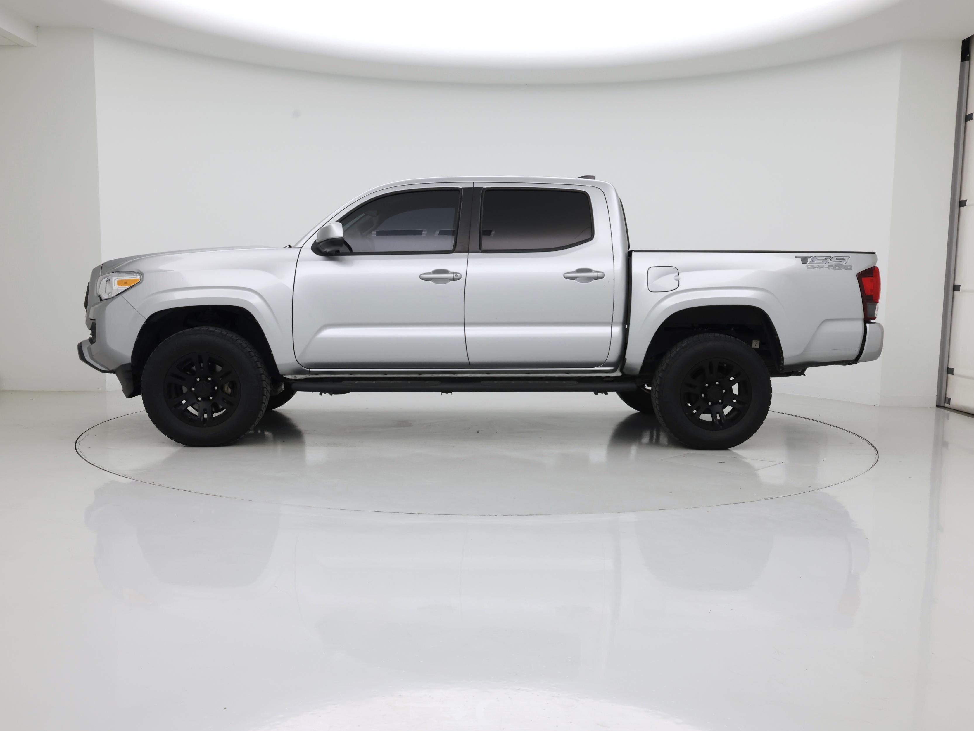 Thumbnail: 2022 Toyota Tacoma - 3