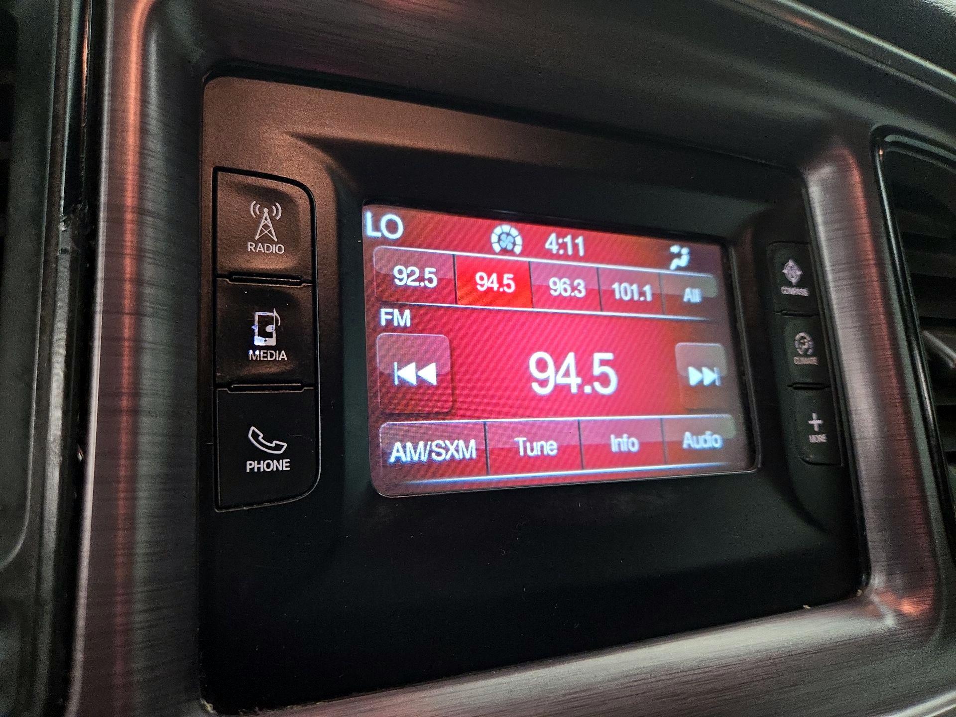 Thumbnail: 2016 Dodge Challenger - 14