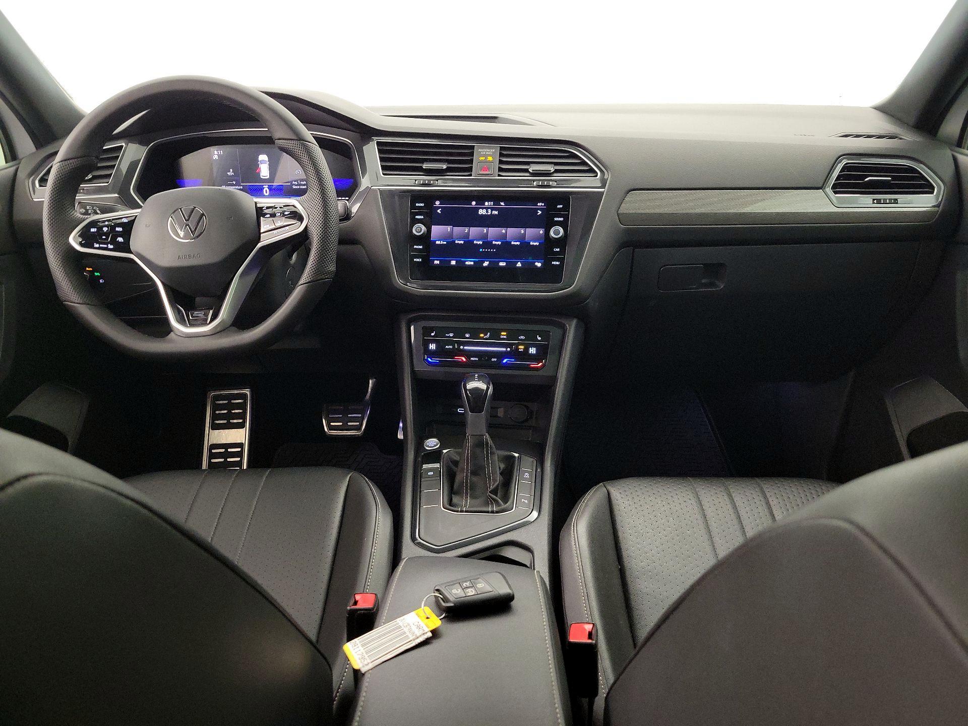 Thumbnail: 2022 Volkswagen Tiguan - 9