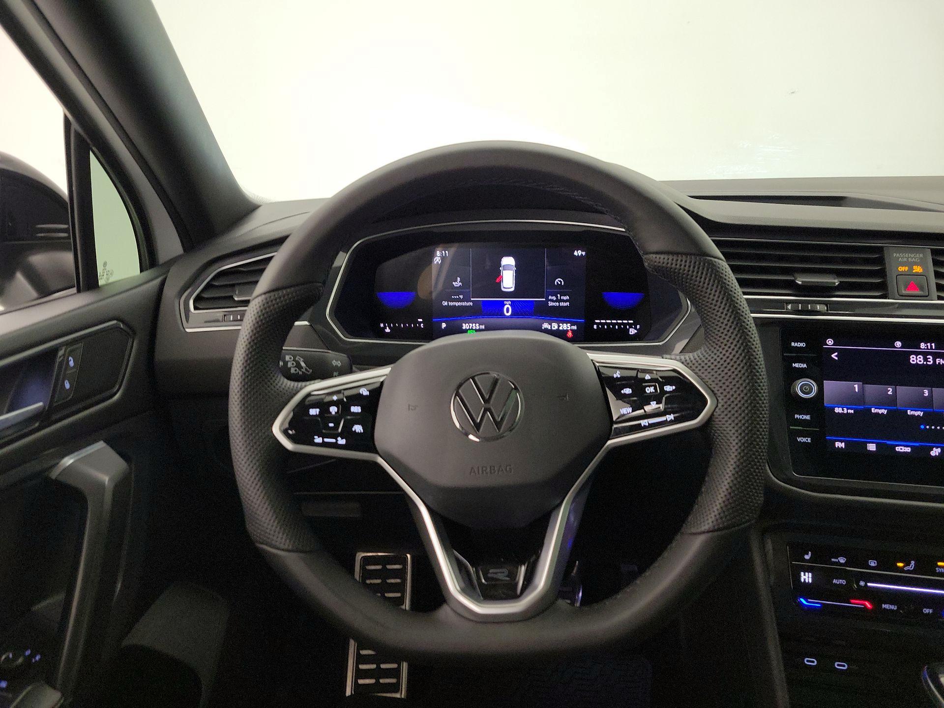 Thumbnail: 2022 Volkswagen Tiguan - 10