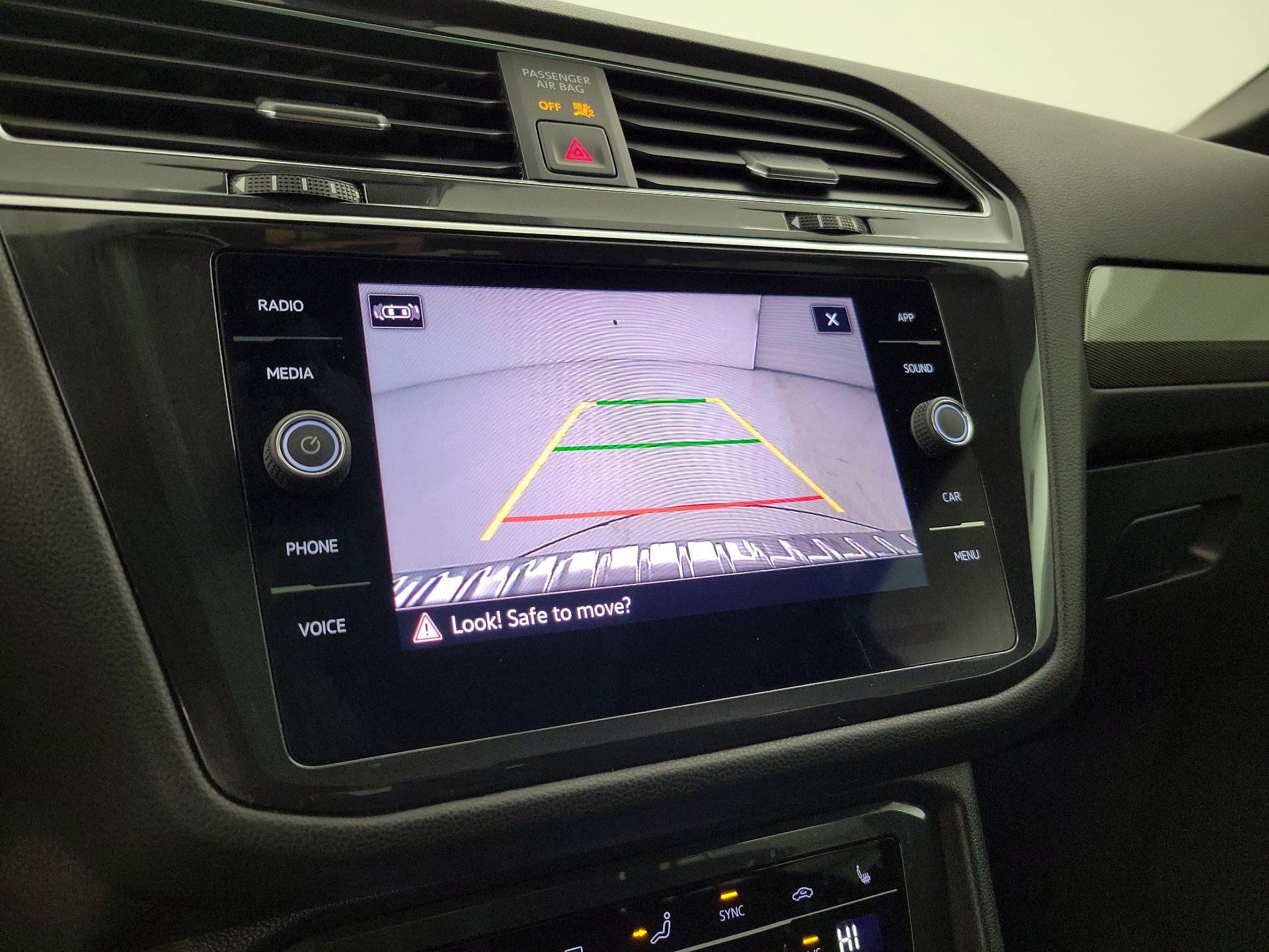 Thumbnail: 2022 Volkswagen Tiguan - 14