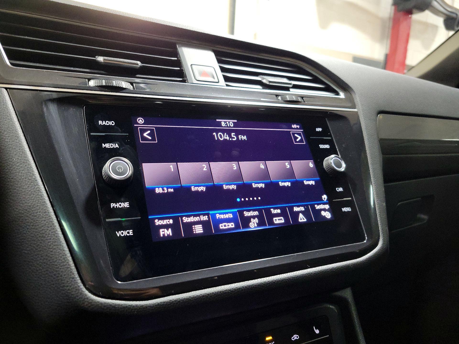 Thumbnail: 2022 Volkswagen Tiguan - 15