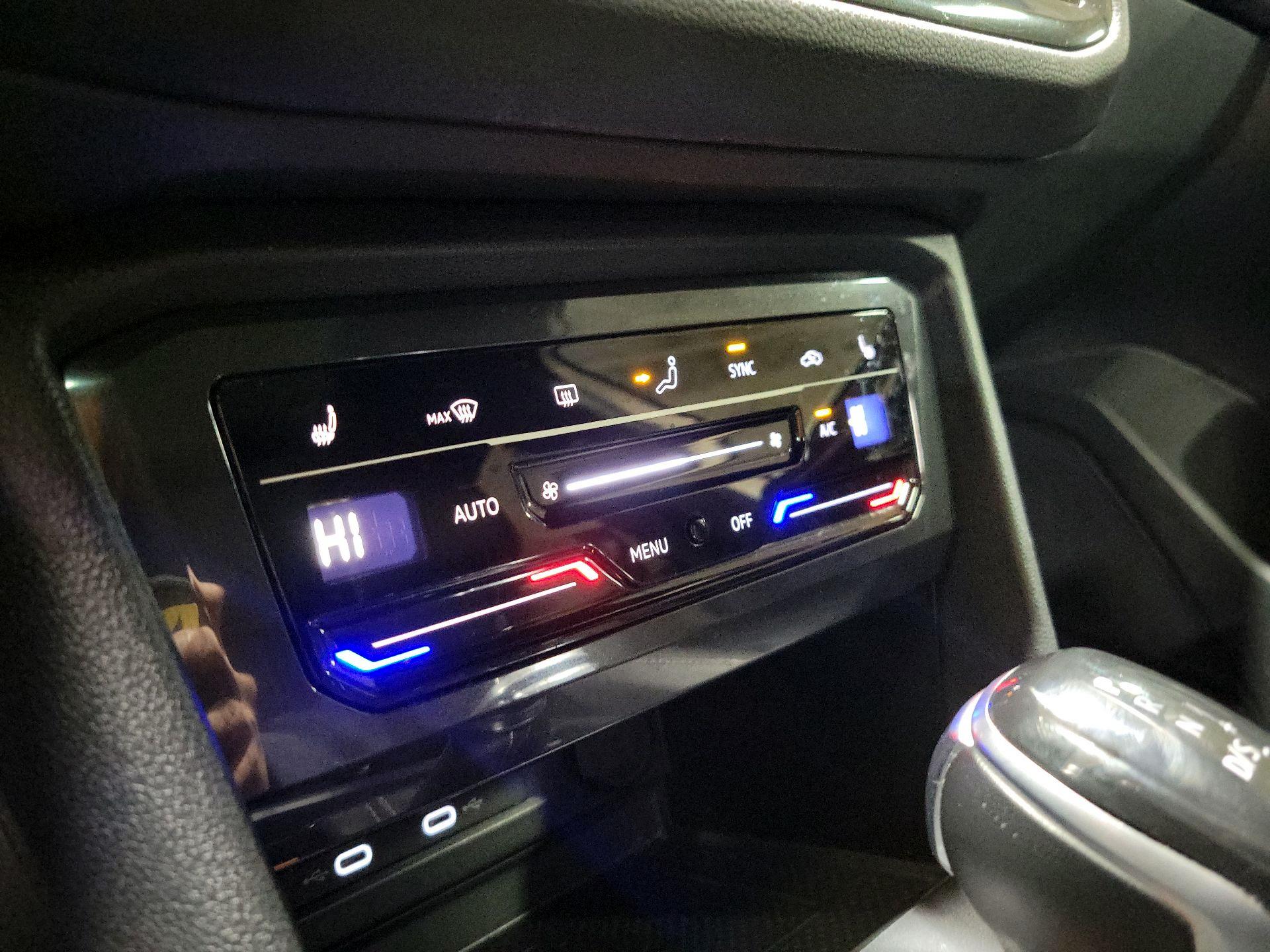 Thumbnail: 2022 Volkswagen Tiguan - 16