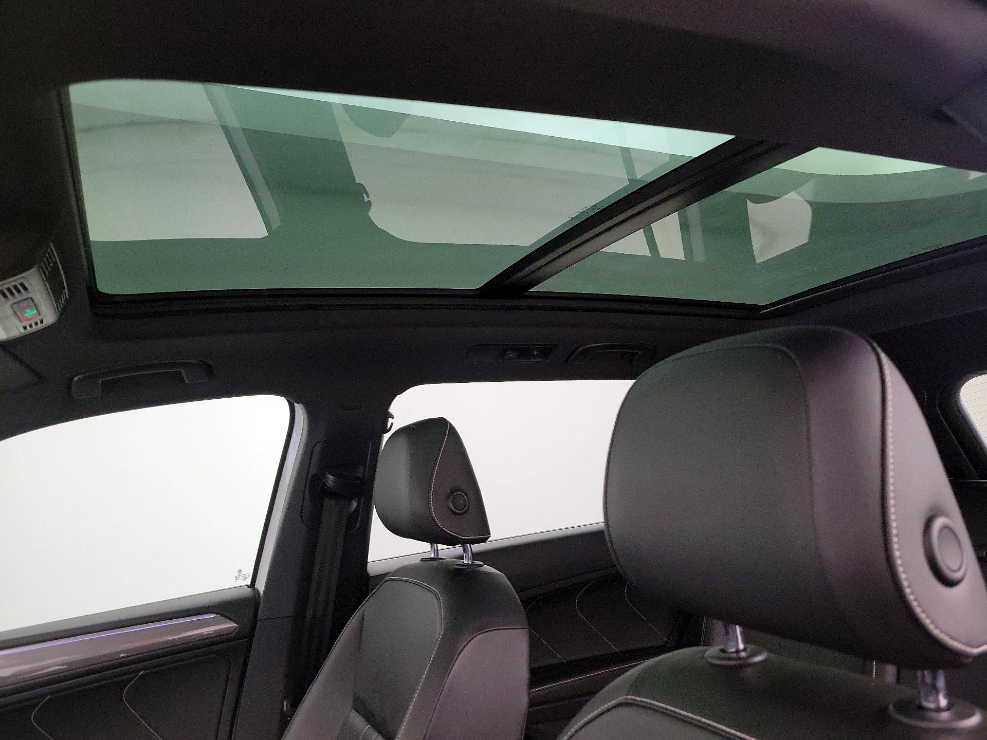 Thumbnail: 2022 Volkswagen Tiguan - 18