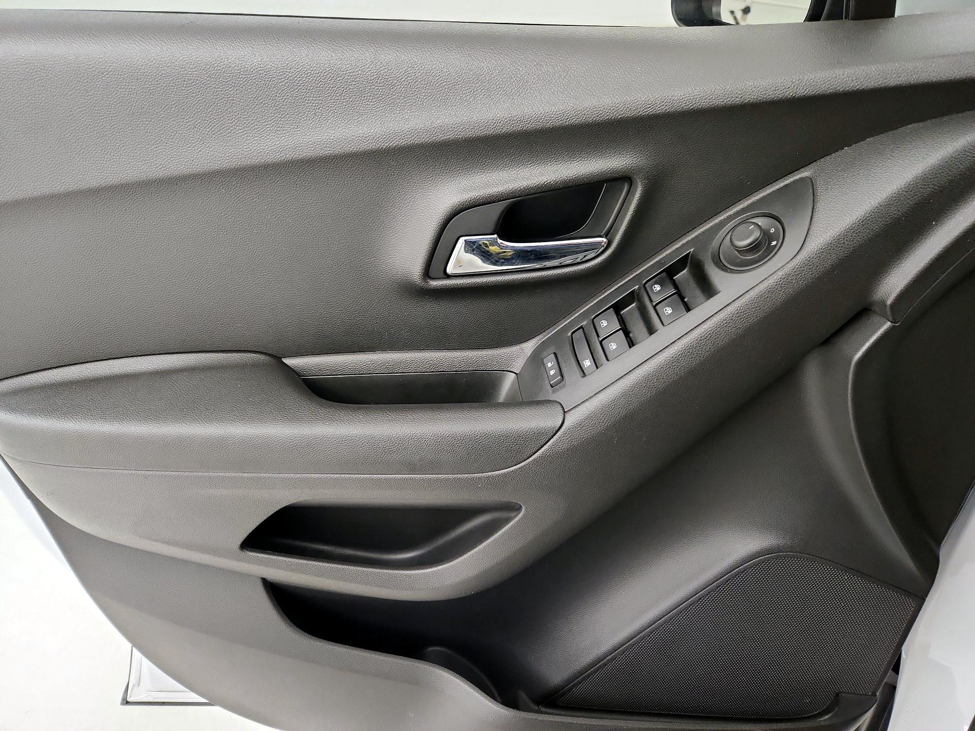 Thumbnail: 2020 Chevrolet Trax - 12