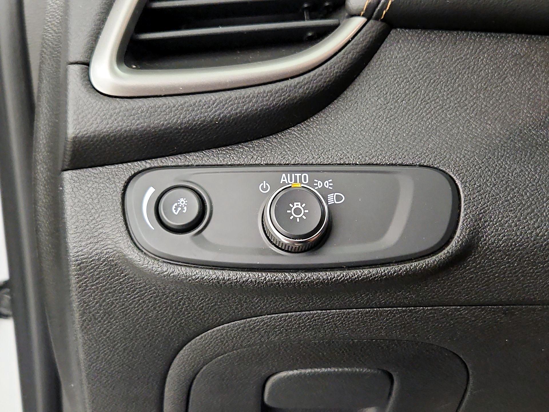 Thumbnail: 2020 Chevrolet Trax - 13