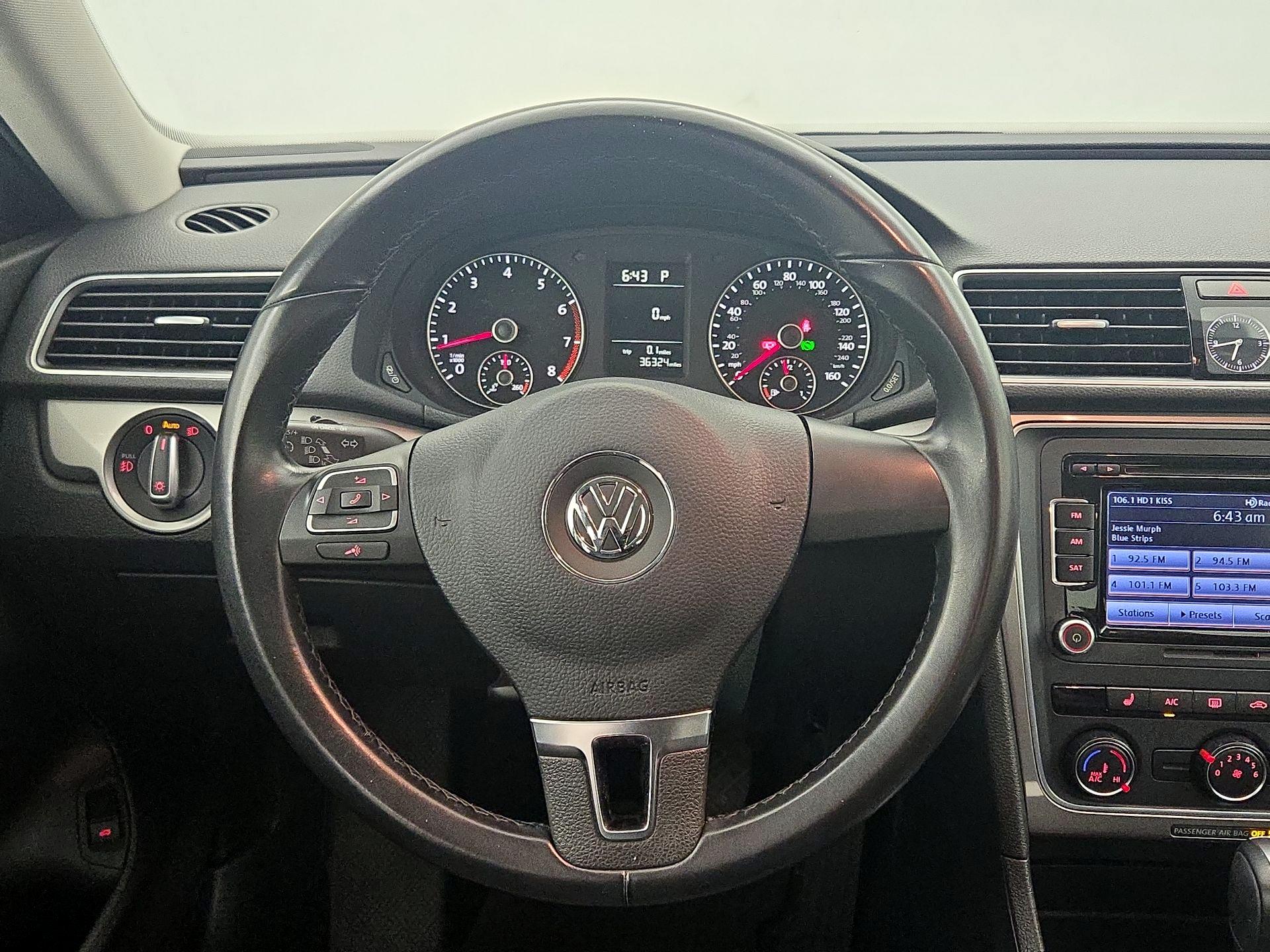 Thumbnail: 2015 Volkswagen Passat - 10