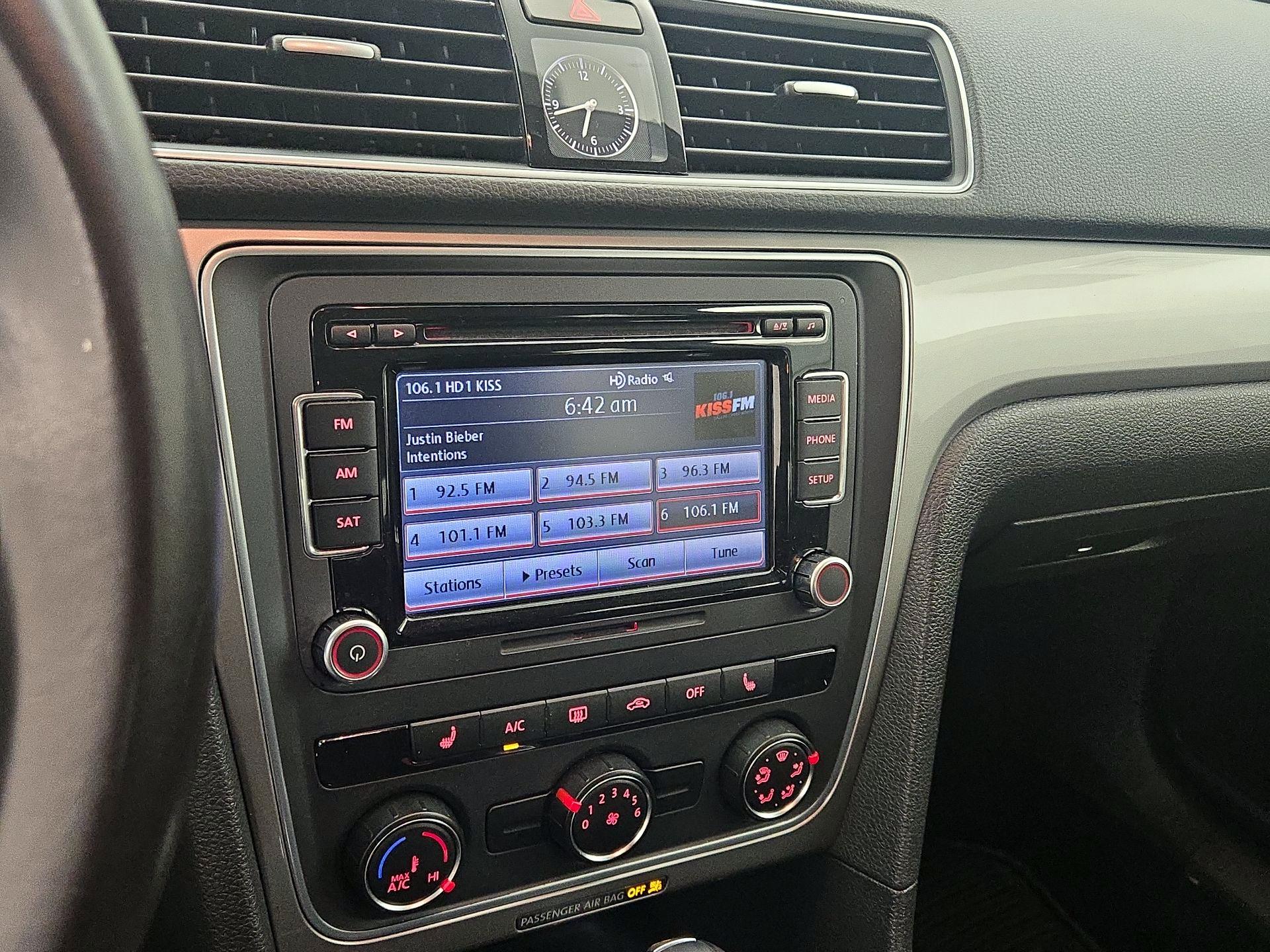 Thumbnail: 2015 Volkswagen Passat - 15