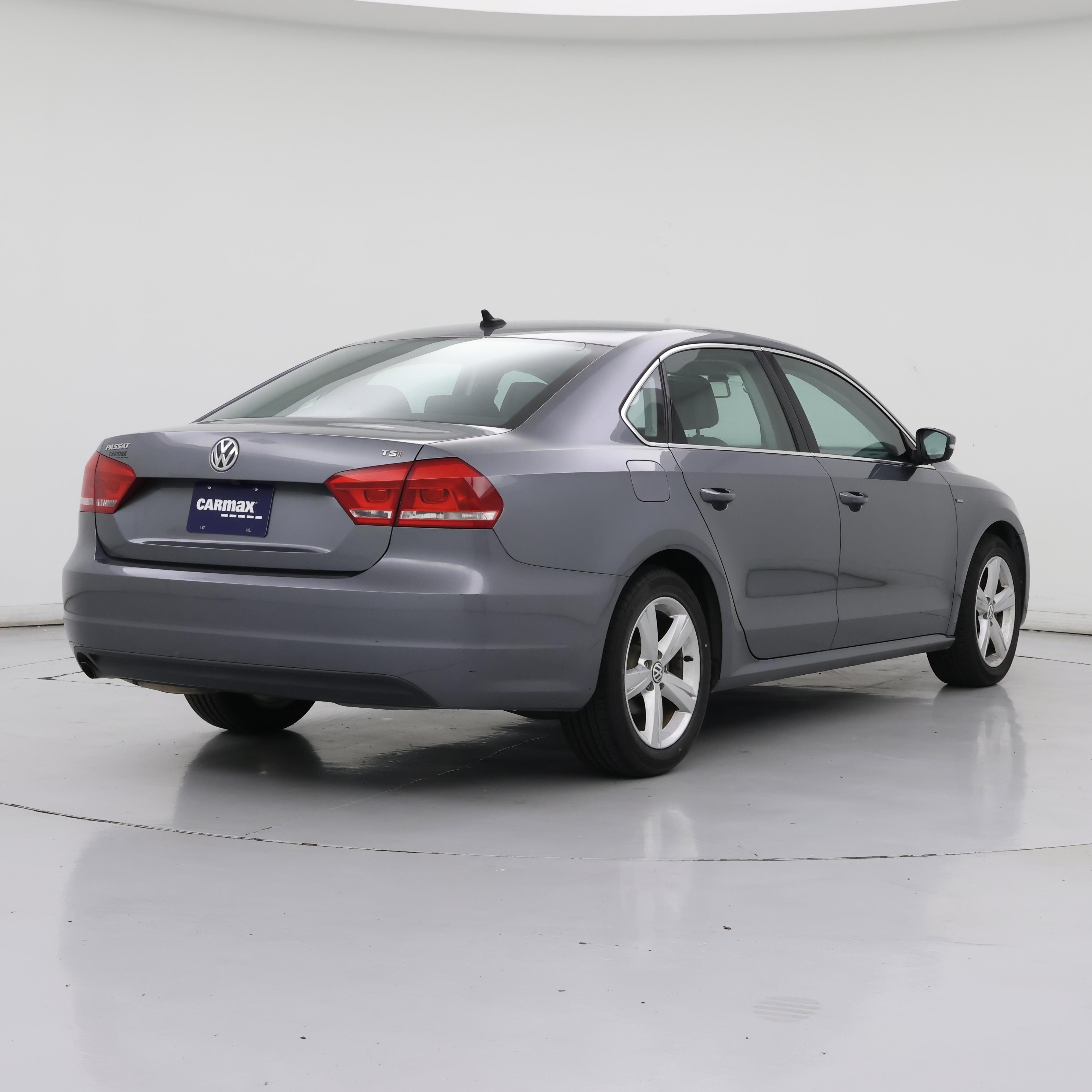 Thumbnail: 2015 Volkswagen Passat - 8