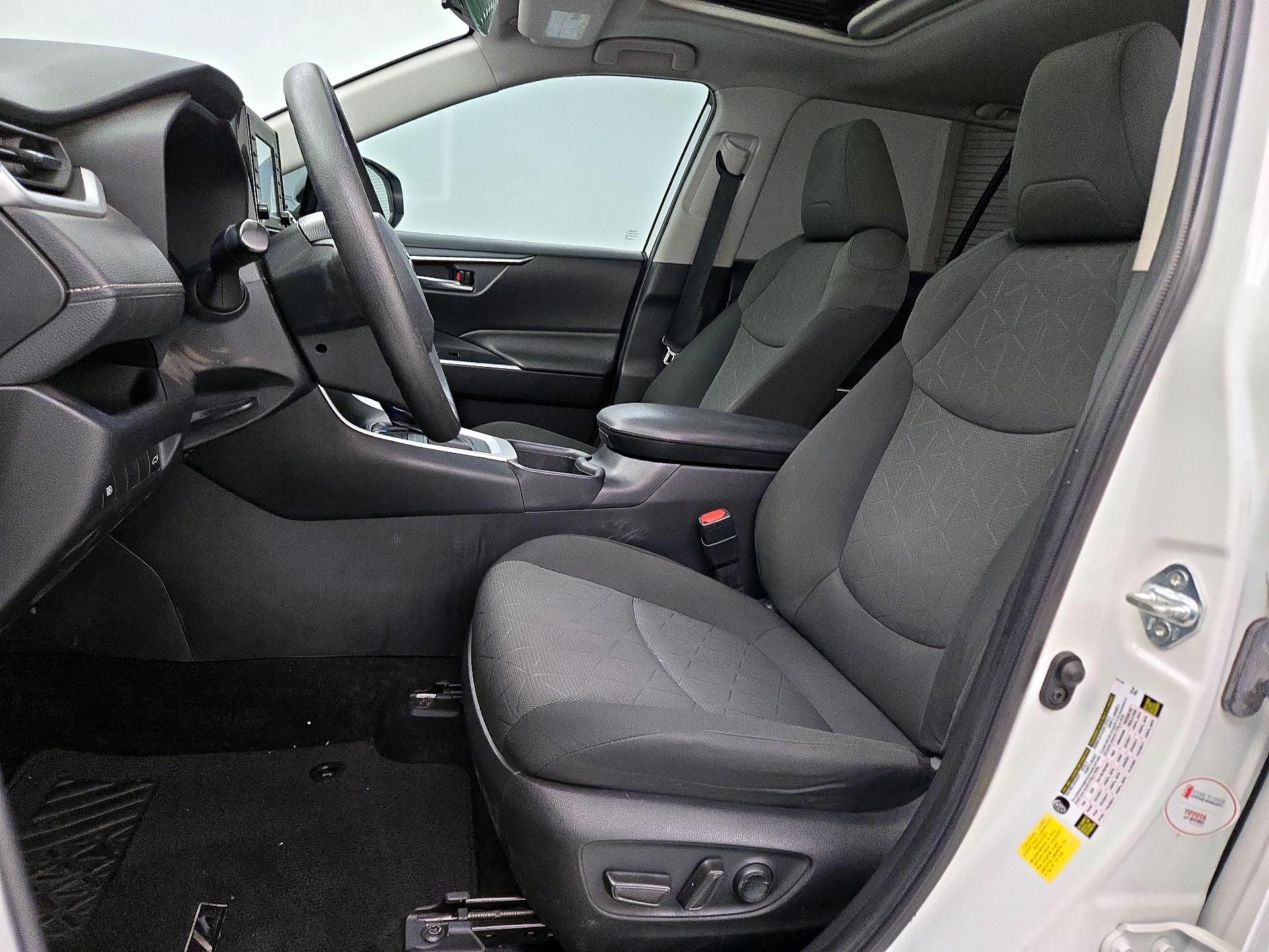 Thumbnail: 2022 Toyota RAV4 - 11