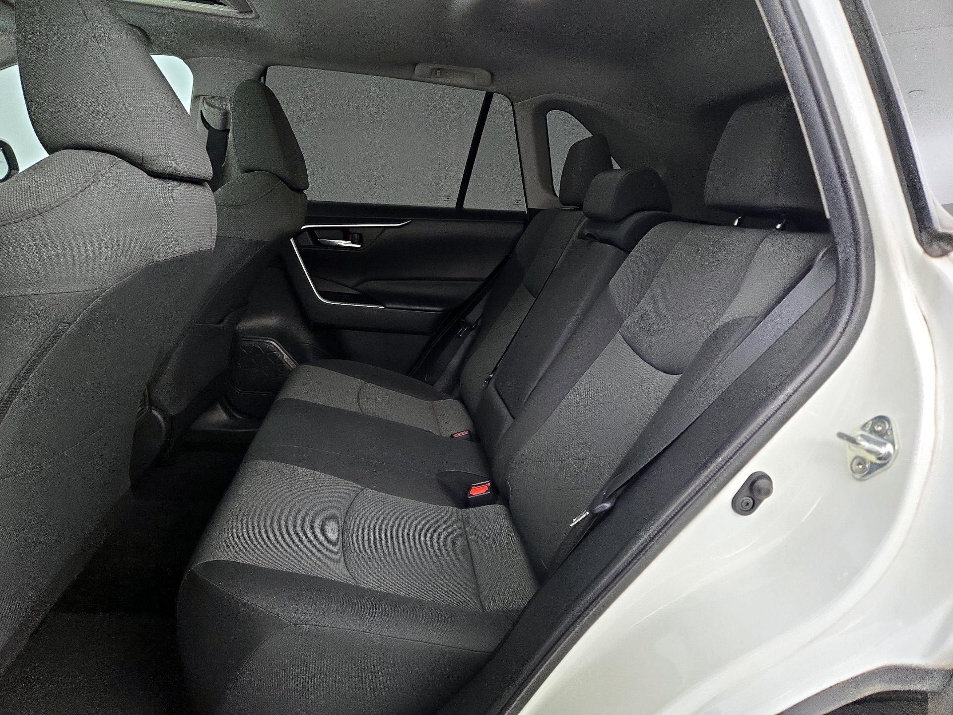 Thumbnail: 2022 Toyota RAV4 - 20