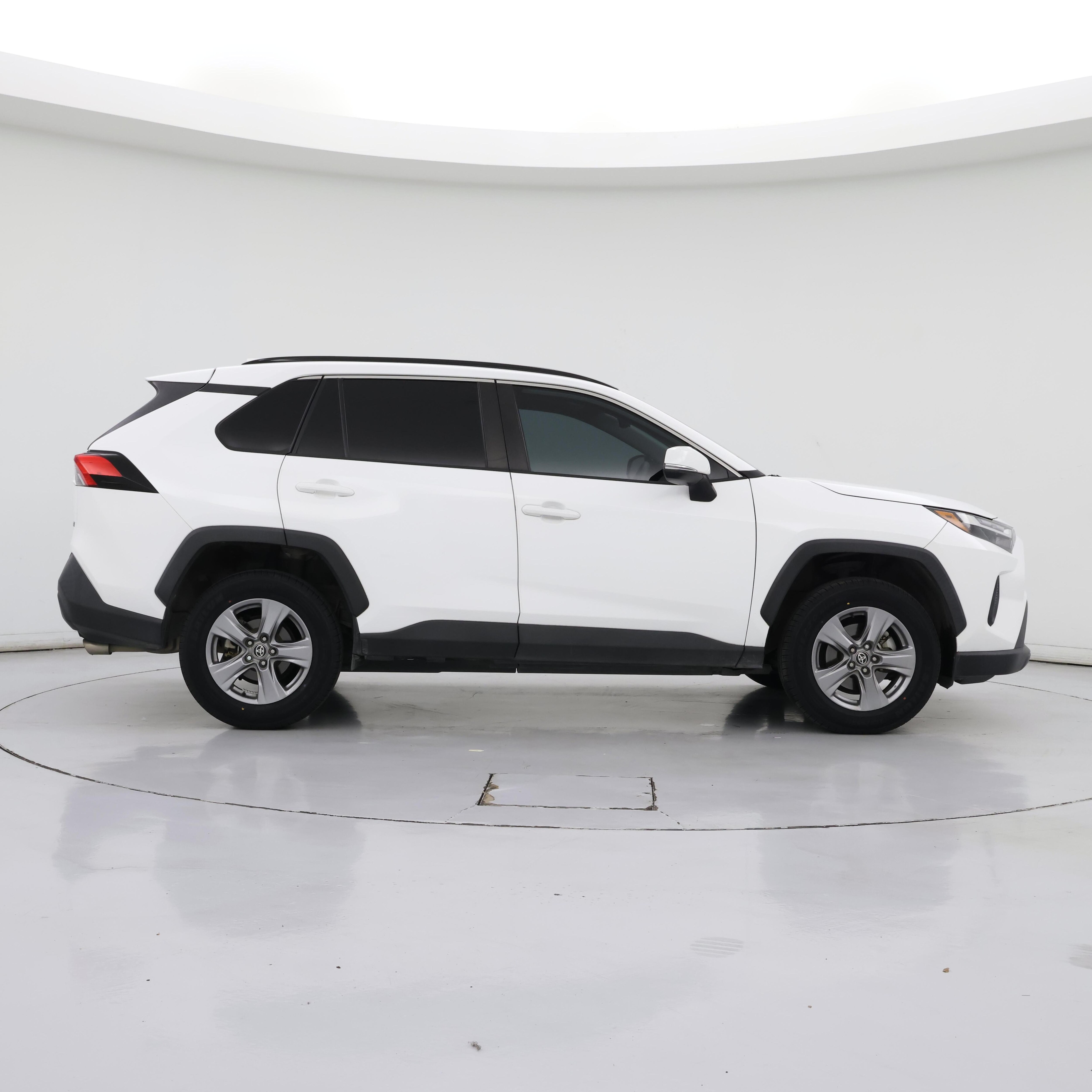 Thumbnail: 2022 Toyota RAV4 - 7