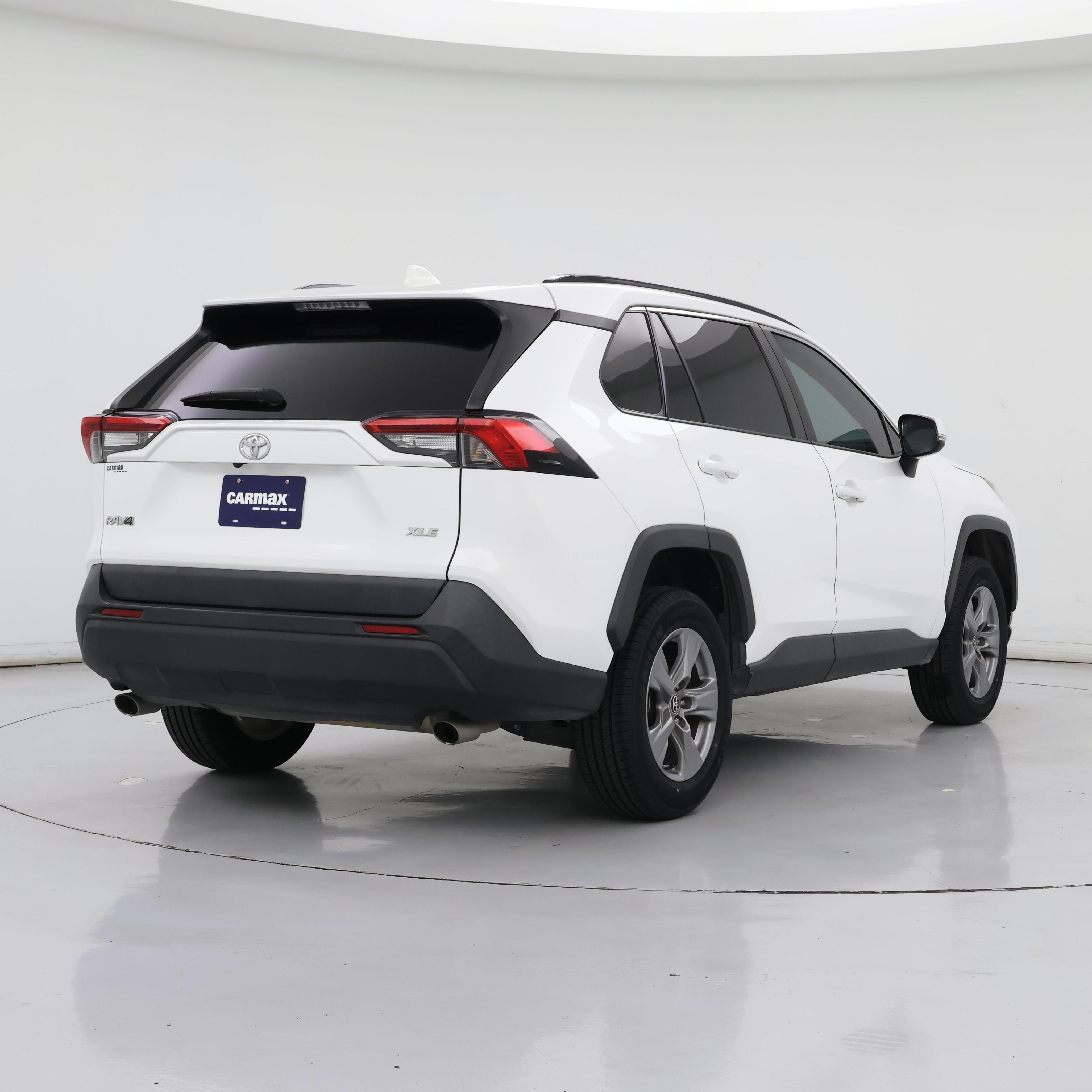 Thumbnail: 2022 Toyota RAV4 - 8