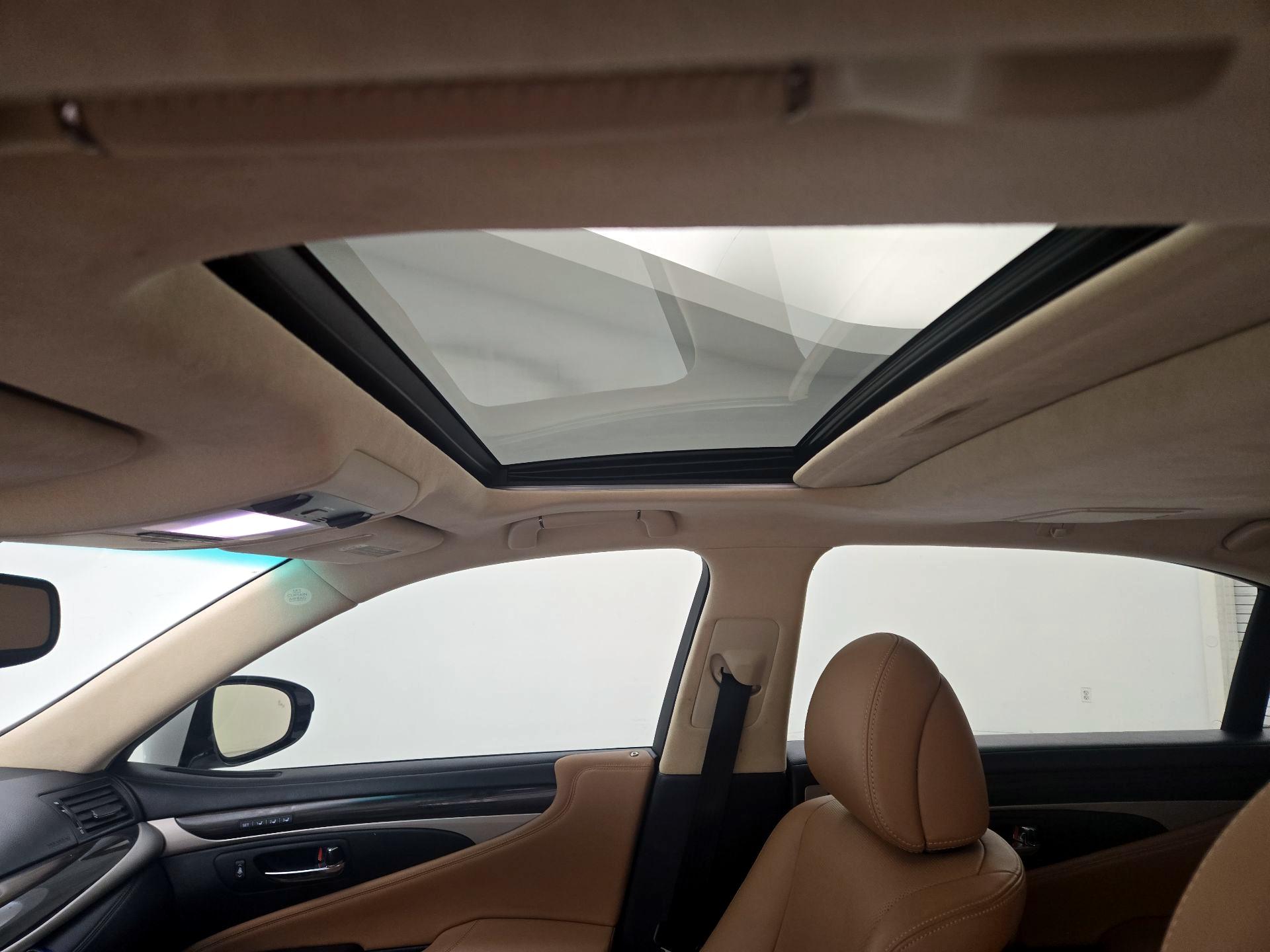 Thumbnail: 2016 Lexus LS - 20