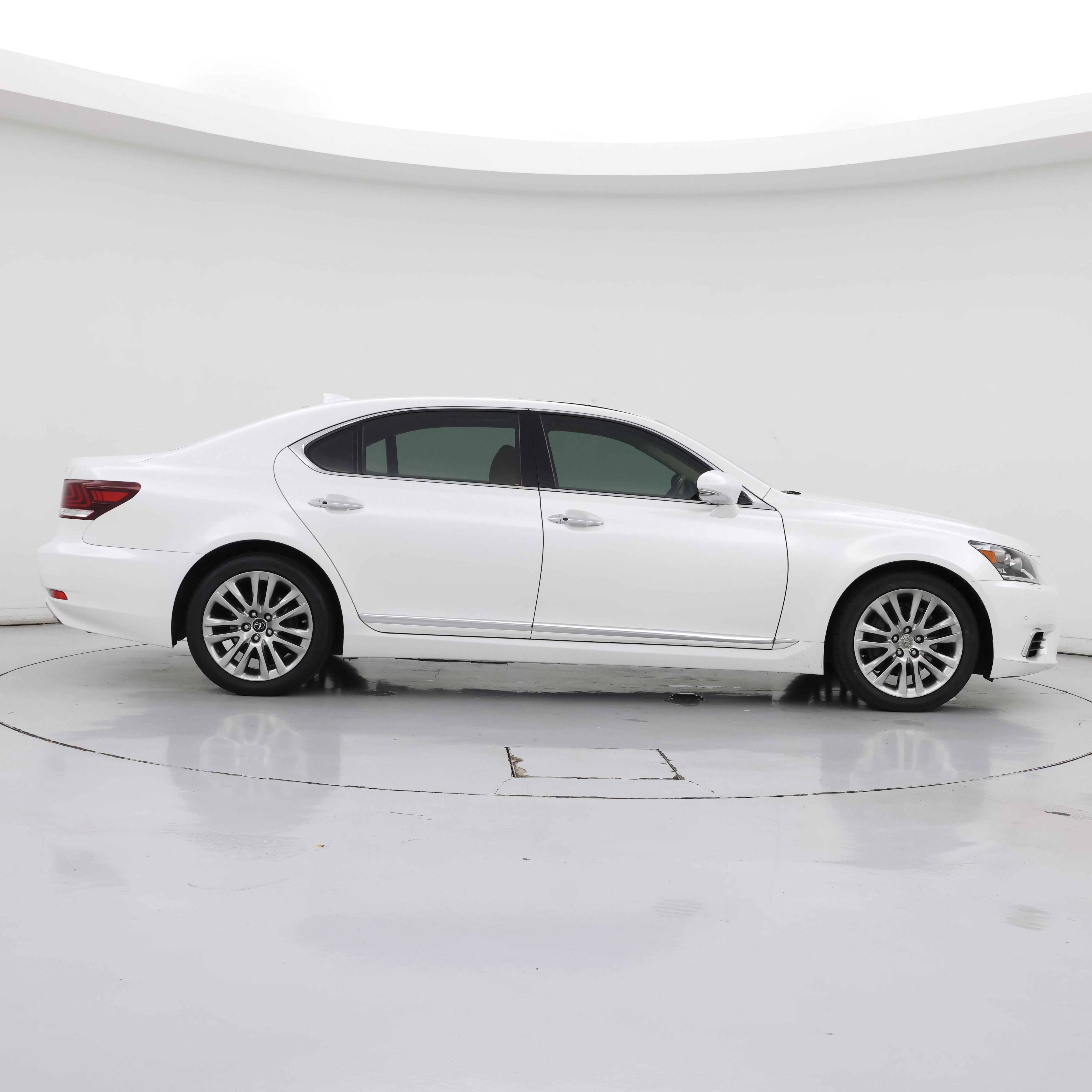 Thumbnail: 2016 Lexus LS - 7