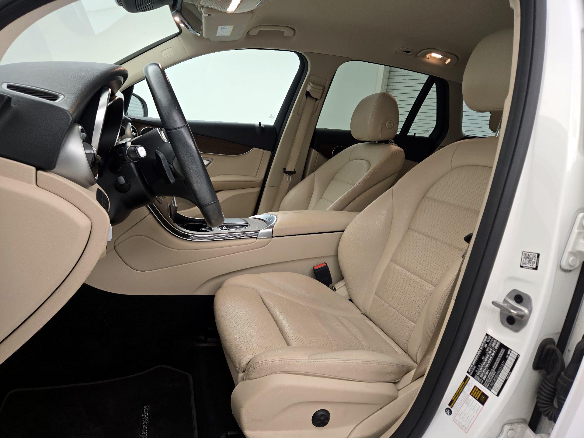 Thumbnail: 2022 Mercedes-Benz GLC - 11