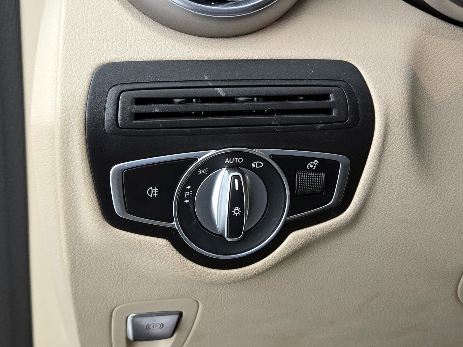 Thumbnail: 2022 Mercedes-Benz GLC - 13