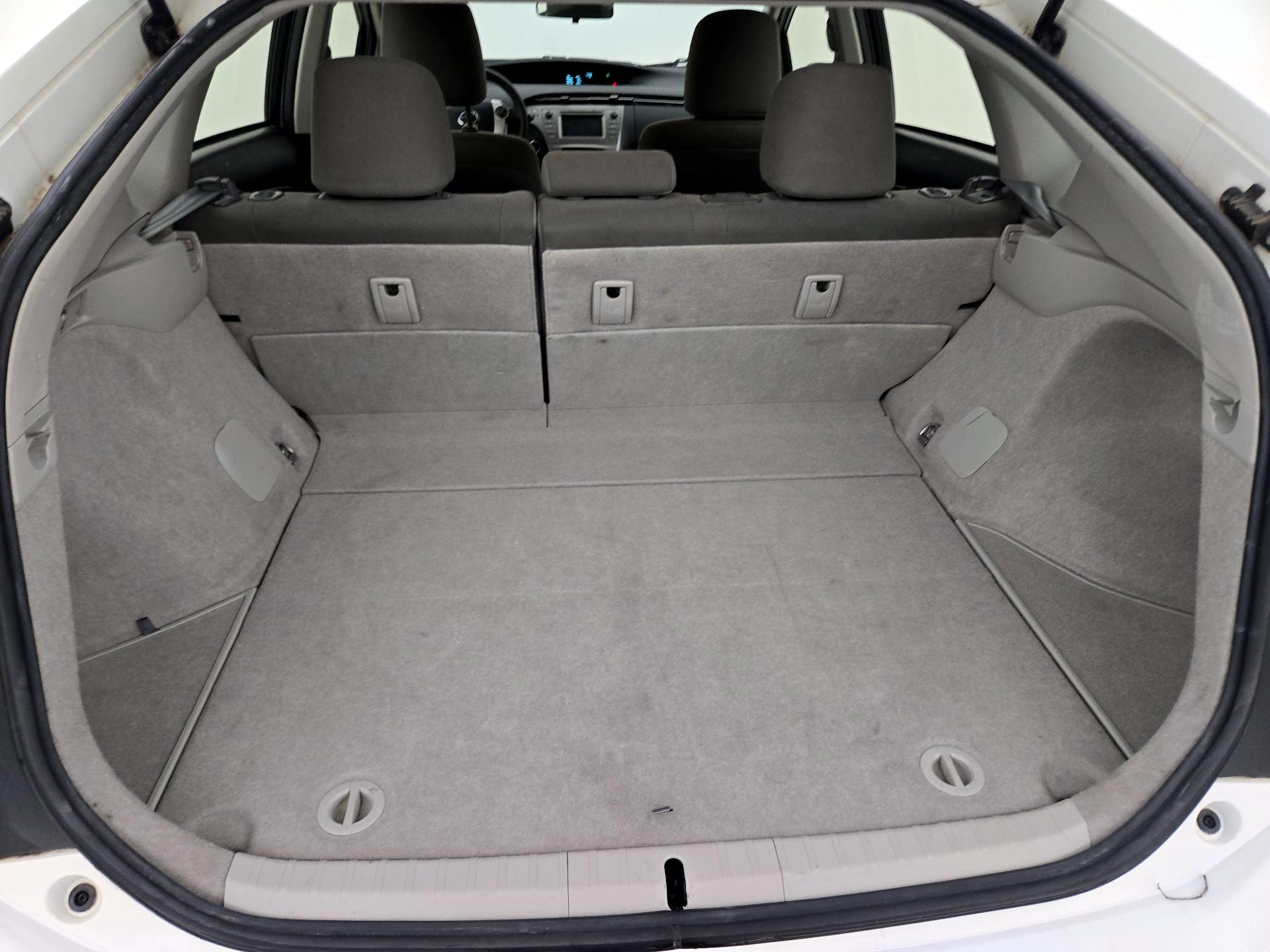 Thumbnail: 2015 Toyota Prius - 20