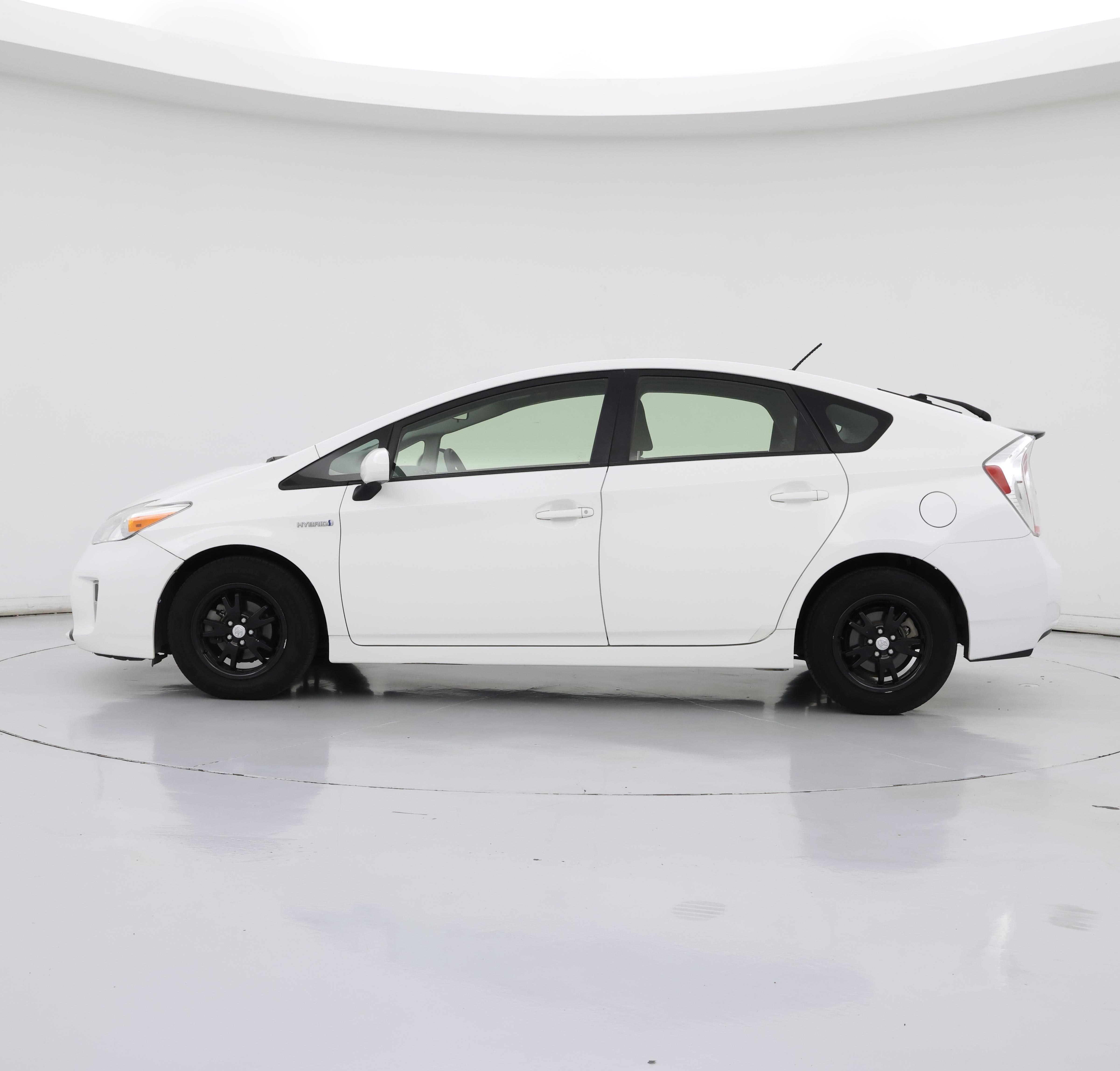 Thumbnail: 2015 Toyota Prius - 3