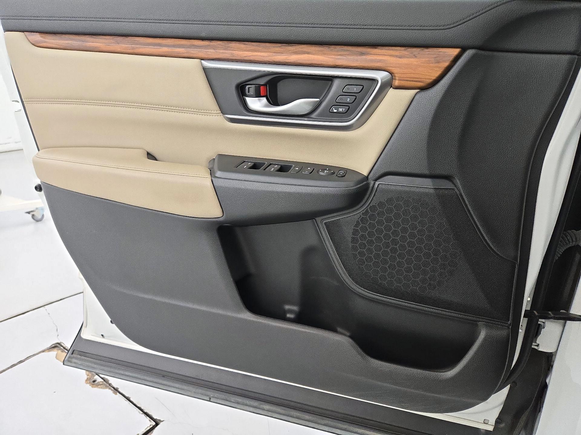 Thumbnail: 2017 Honda CR-V - 12