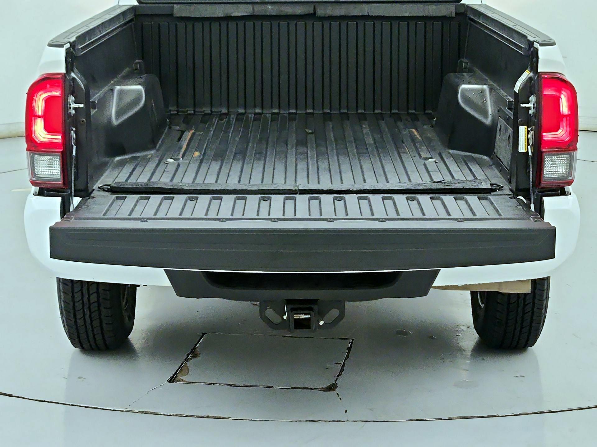 Thumbnail: 2023 Toyota Tacoma - 18