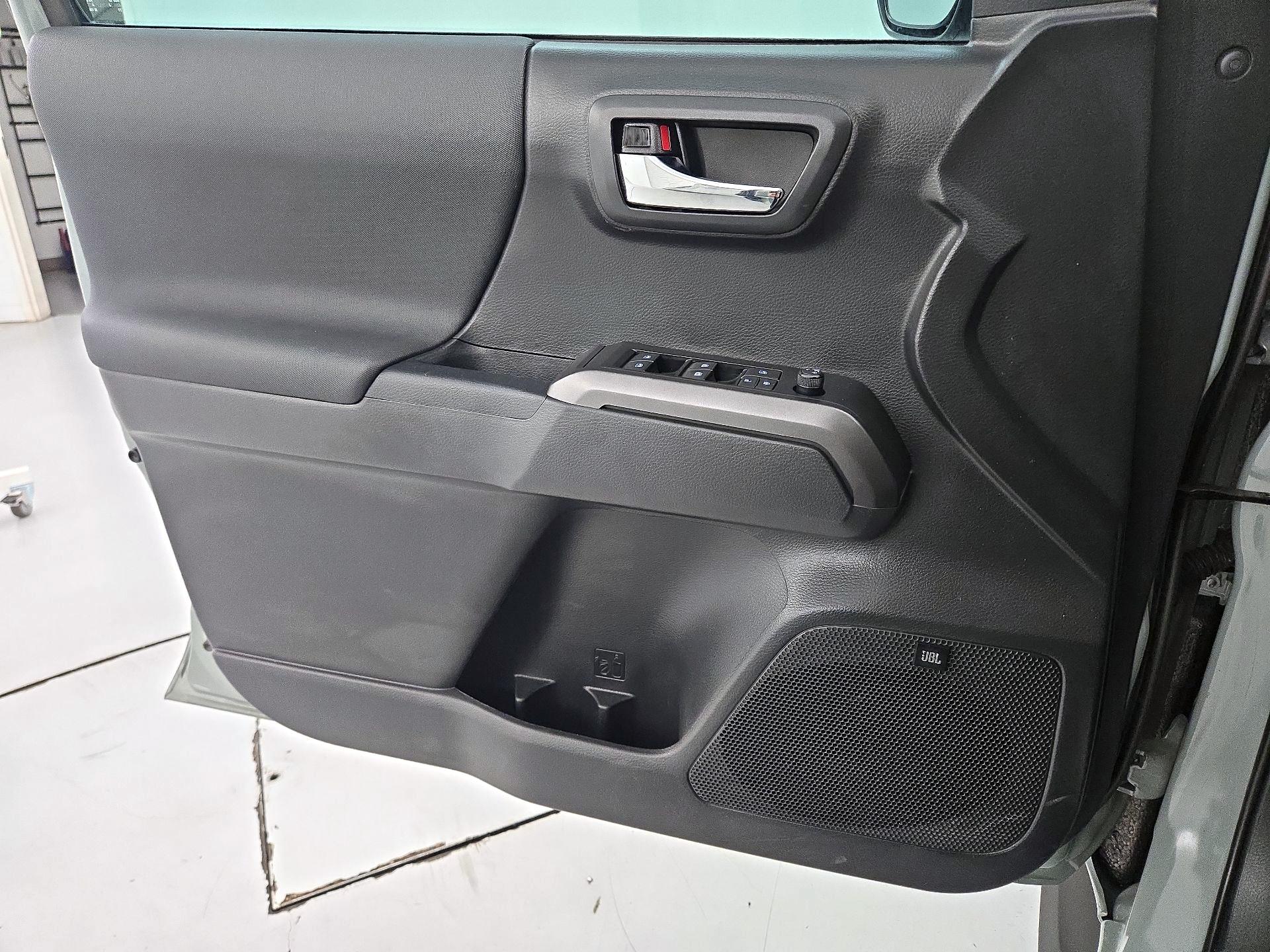 Thumbnail: 2022 Toyota Tacoma - 12