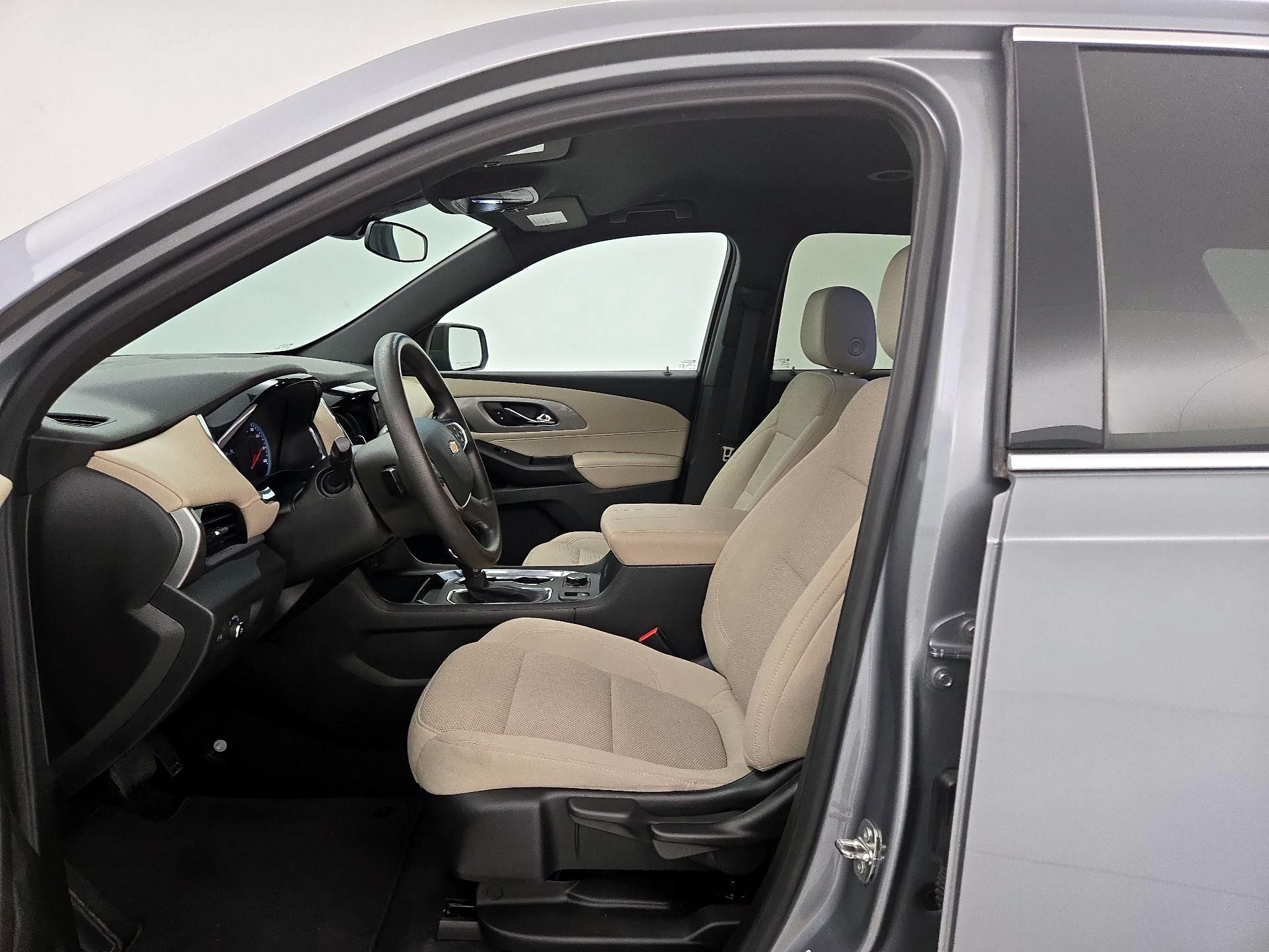 Thumbnail: 2023 Chevrolet Traverse - 11