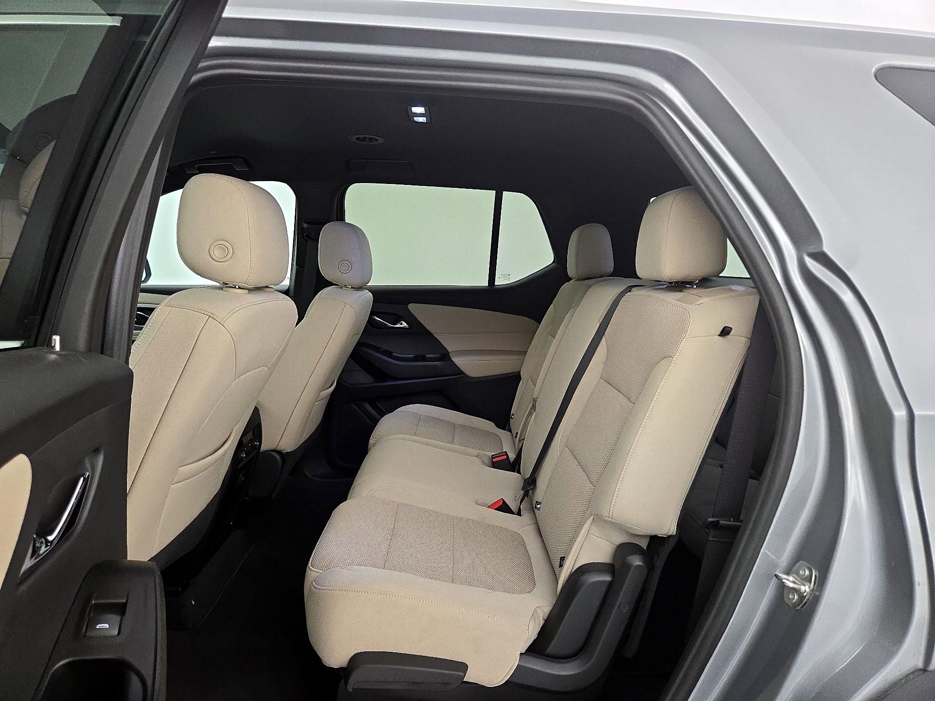 Thumbnail: 2023 Chevrolet Traverse - 19