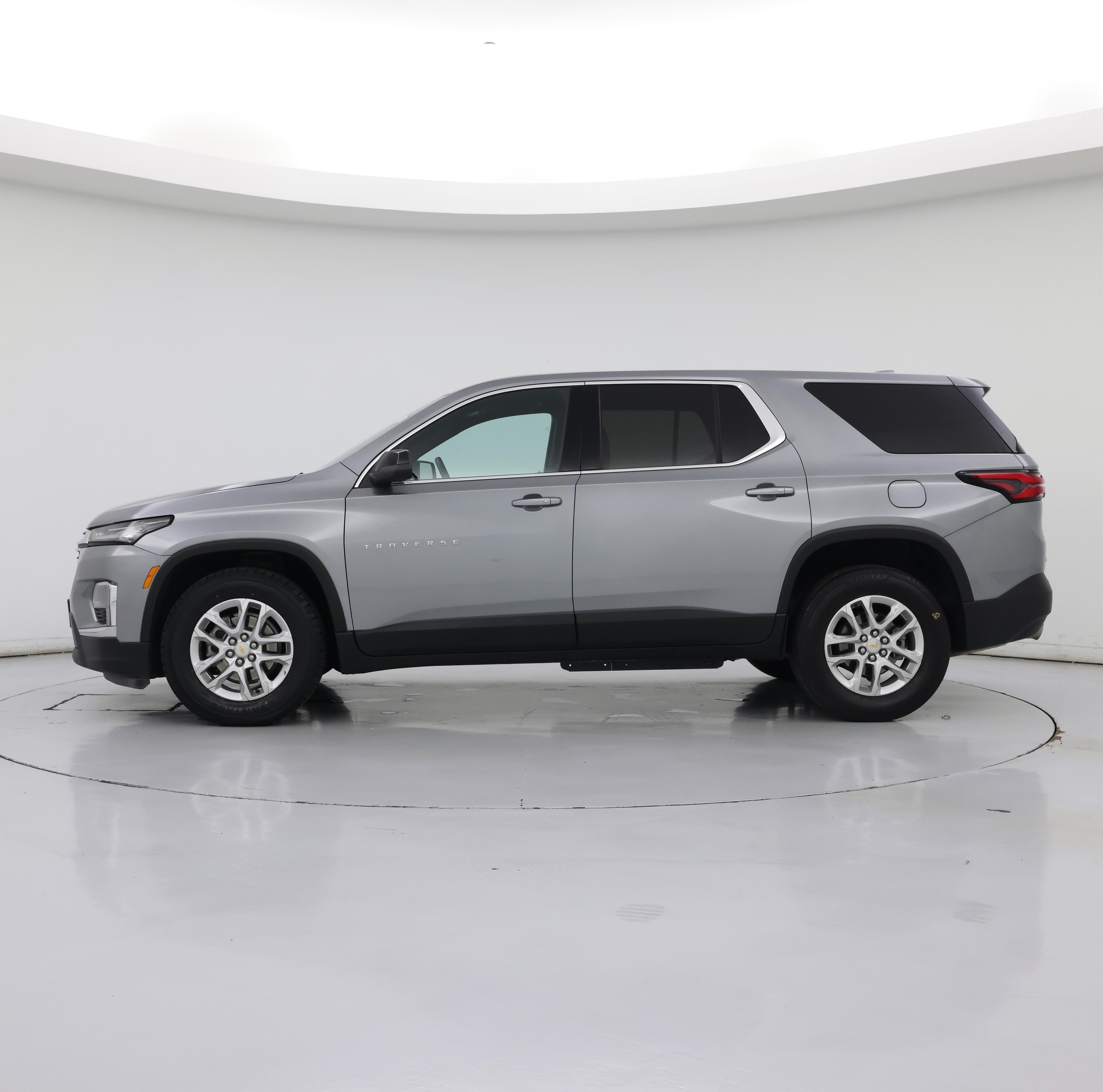 Thumbnail: 2023 Chevrolet Traverse - 3