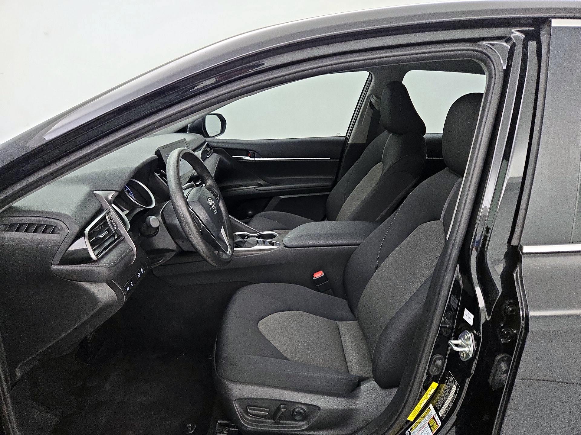 Thumbnail: 2022 Toyota Camry - 11