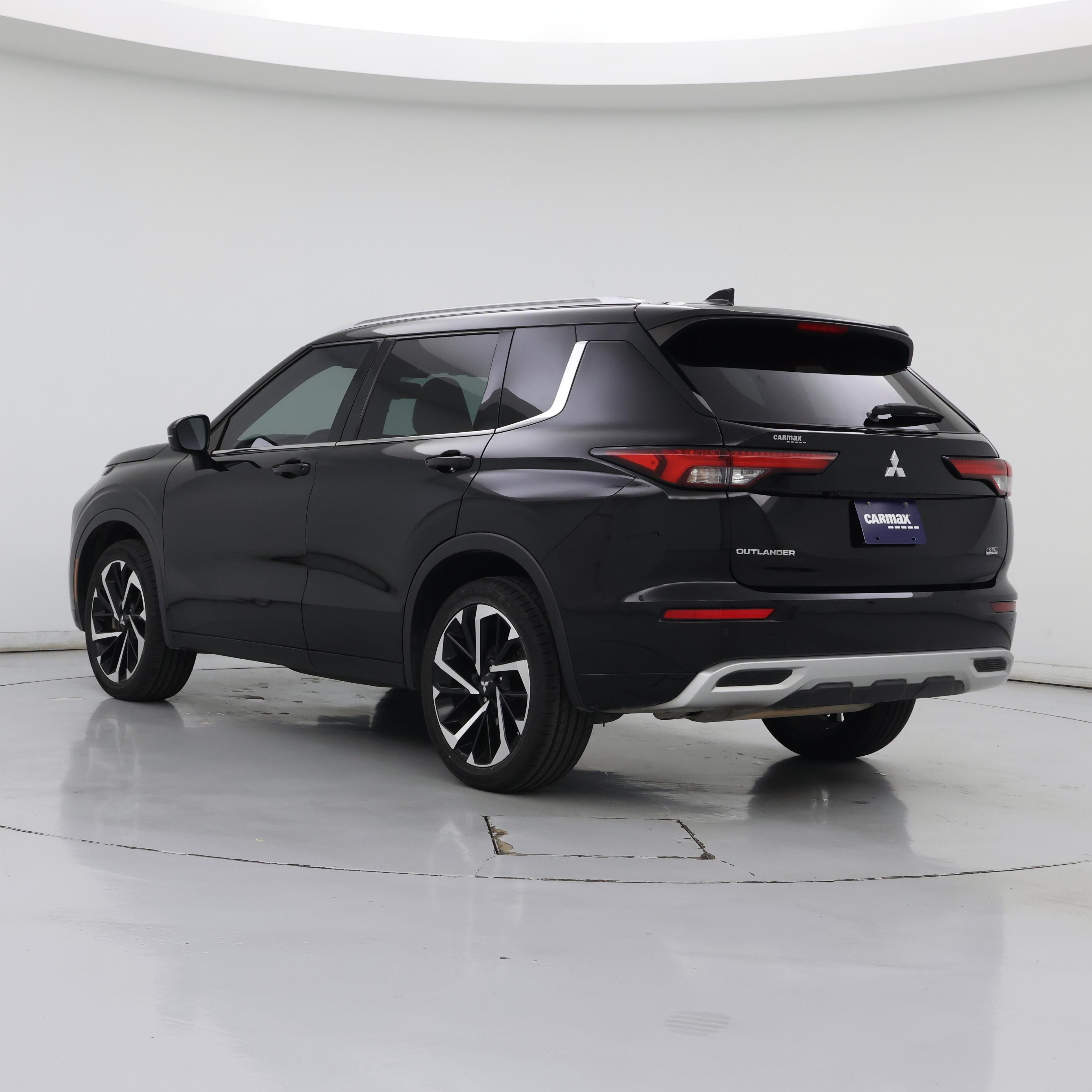 Thumbnail: 2022 Mitsubishi Outlander - 2