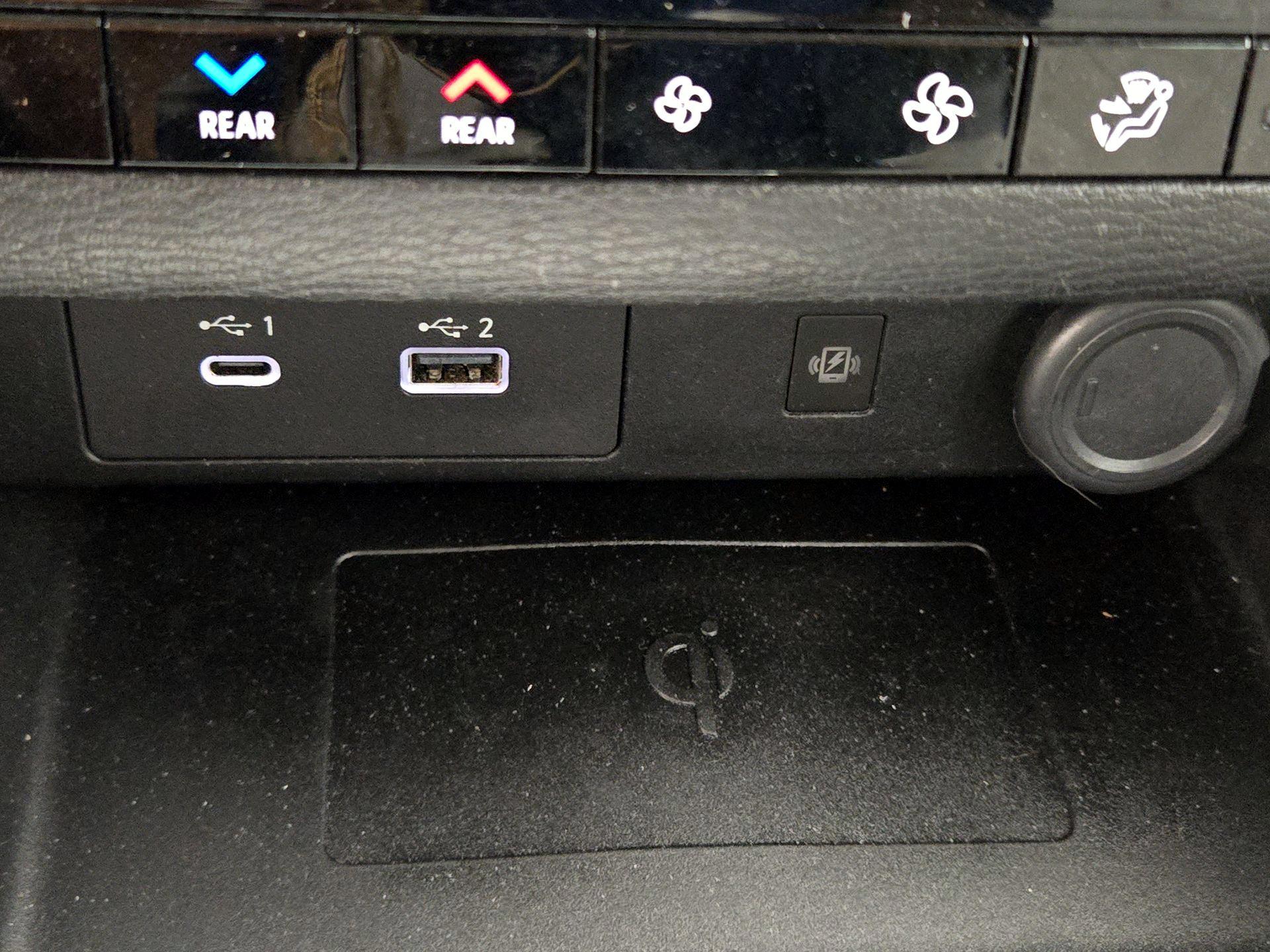 Thumbnail: 2022 Mitsubishi Outlander - 19