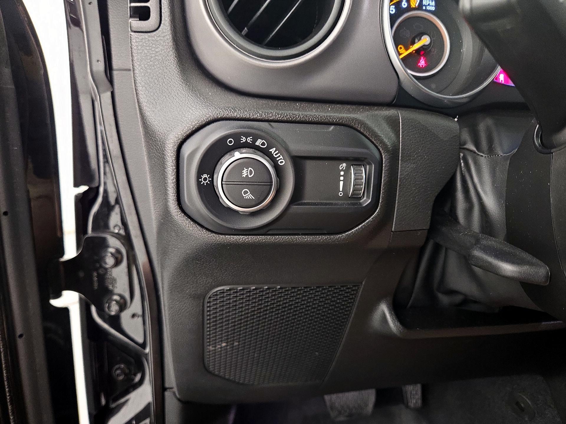 Thumbnail: 2023 Jeep Gladiator - 13