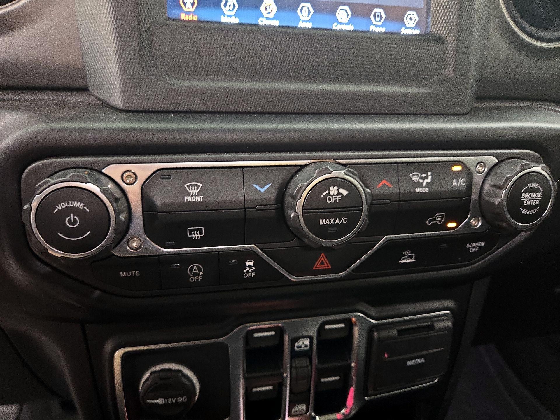 Thumbnail: 2023 Jeep Gladiator - 16