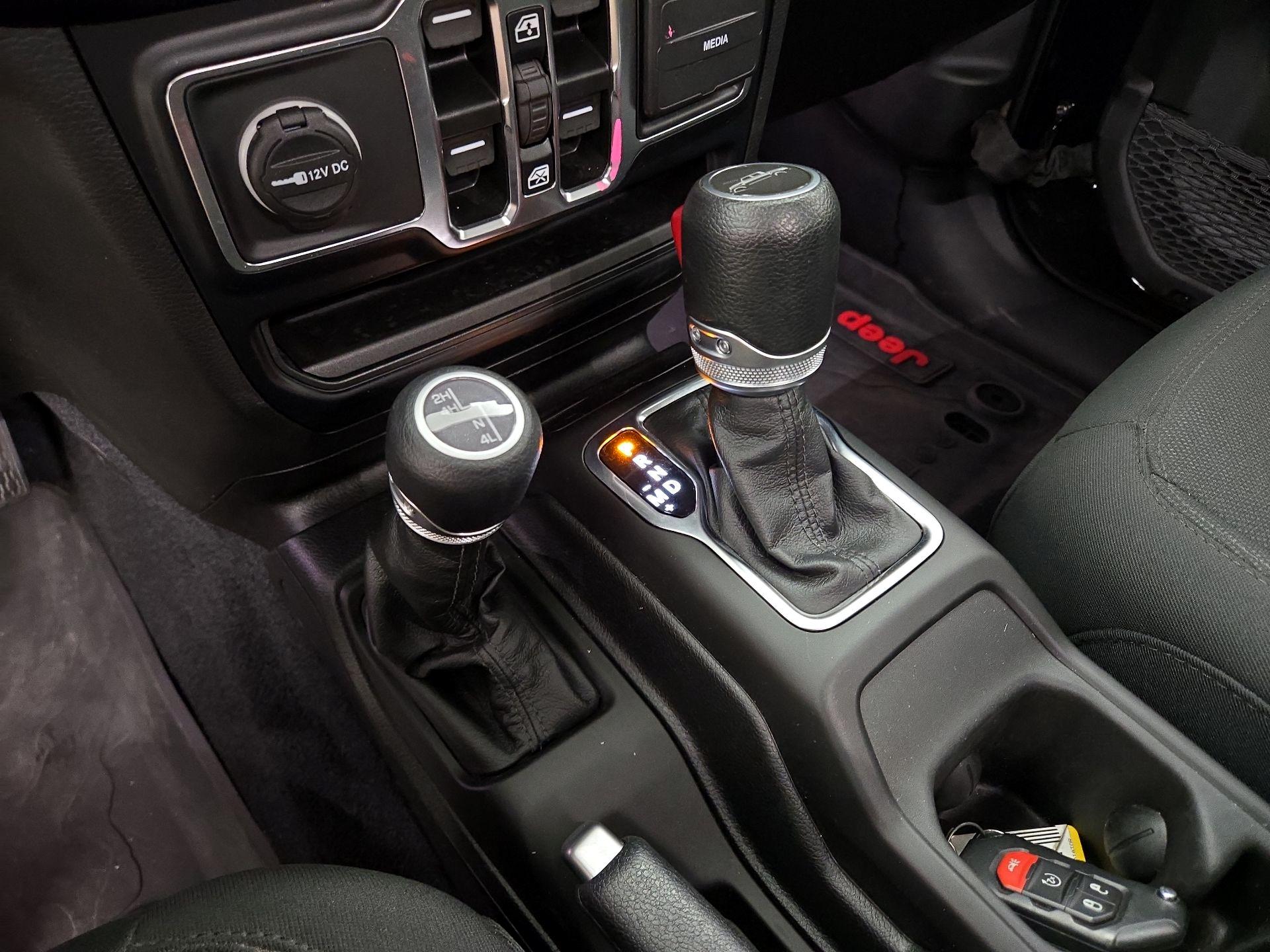 Thumbnail: 2023 Jeep Gladiator - 17