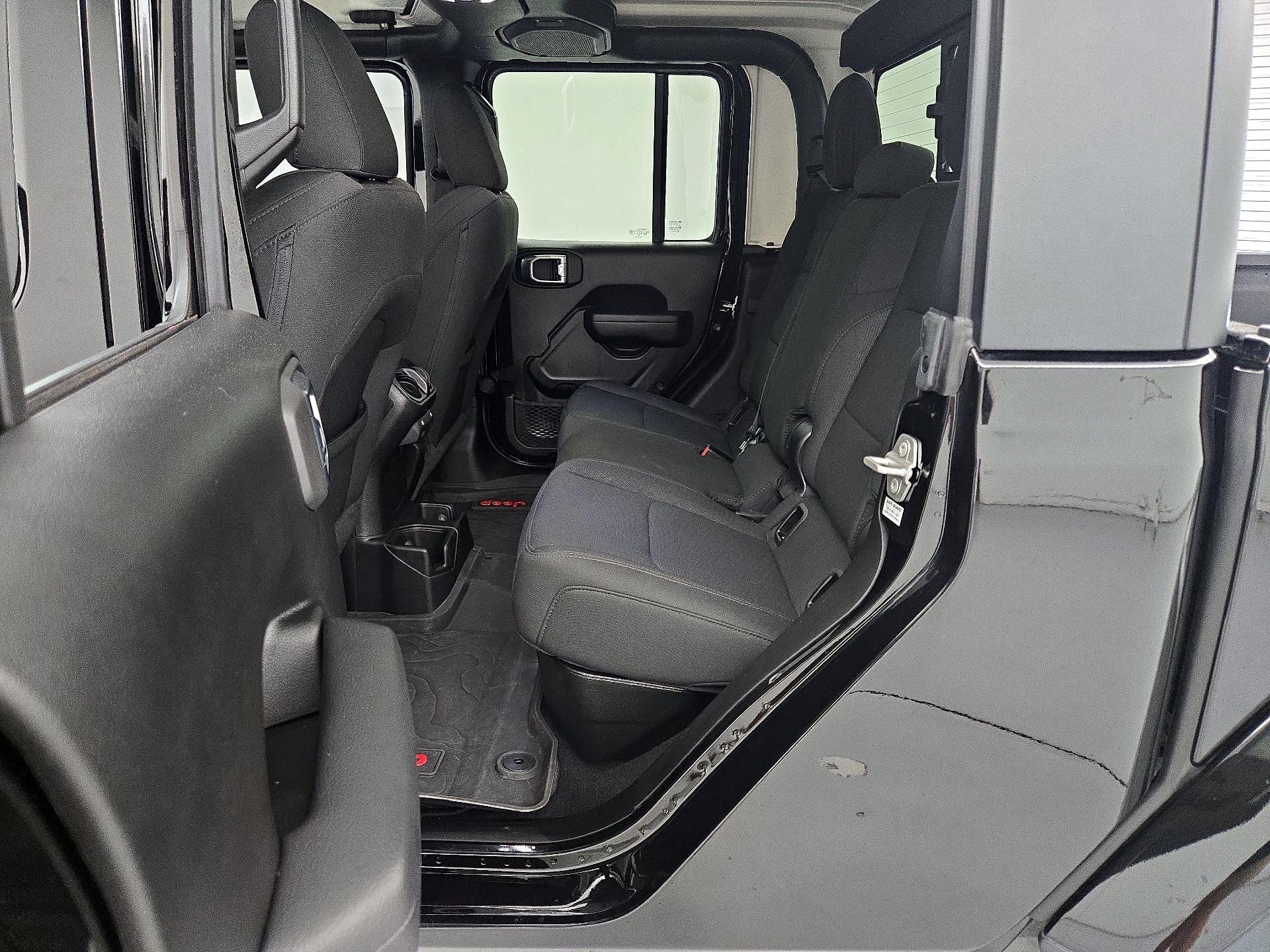 Thumbnail: 2023 Jeep Gladiator - 19