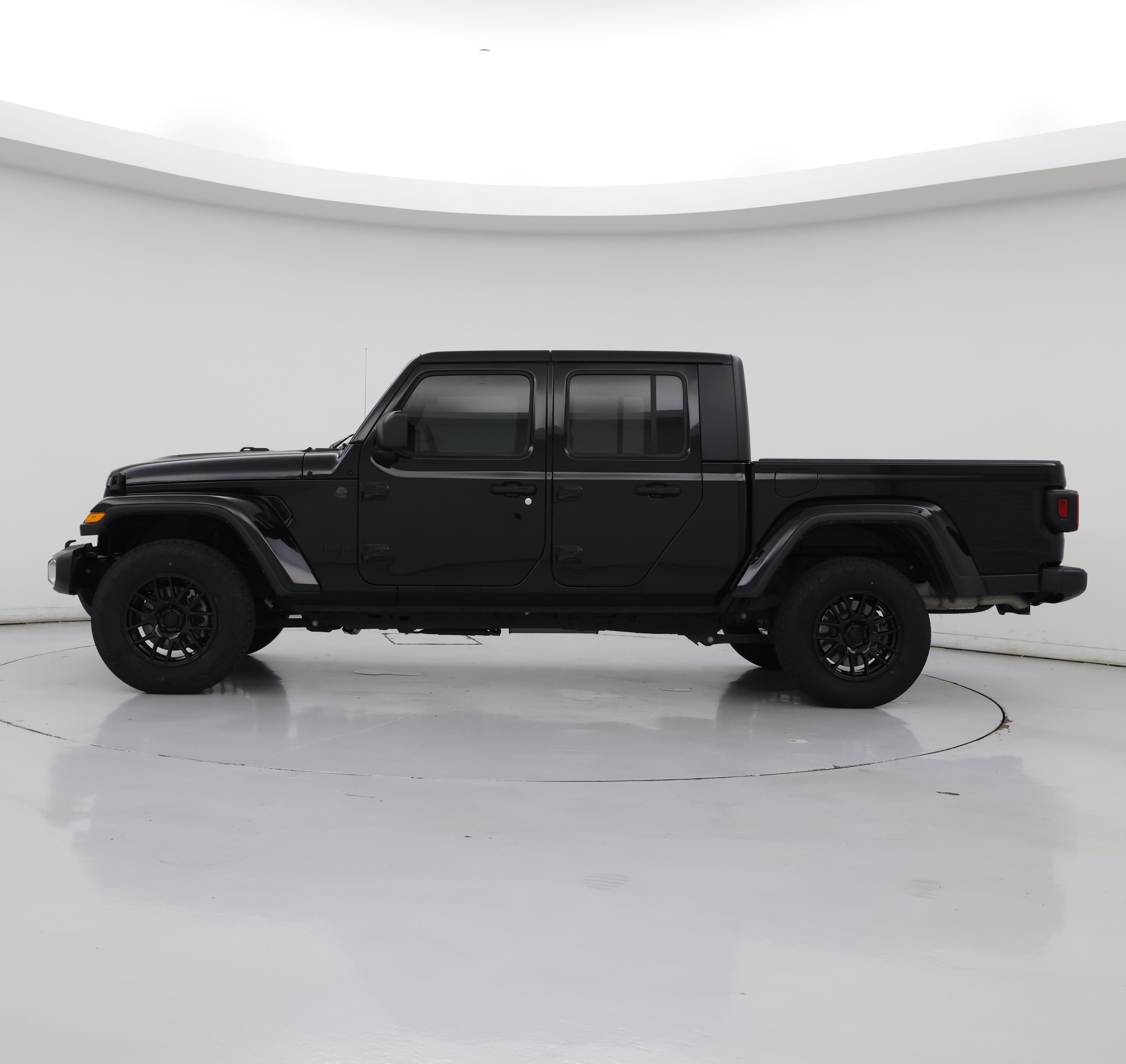 Thumbnail: 2023 Jeep Gladiator - 3